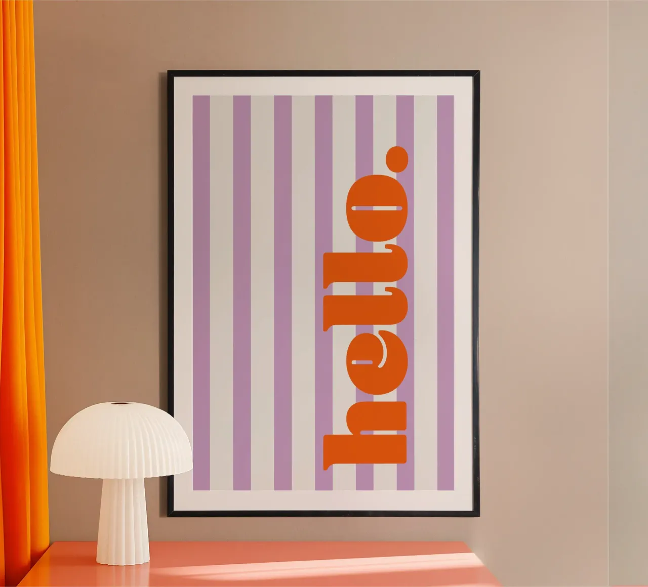 Hallo - Streifen Flieder Poster mit Holzrahmen von Malou-Studio