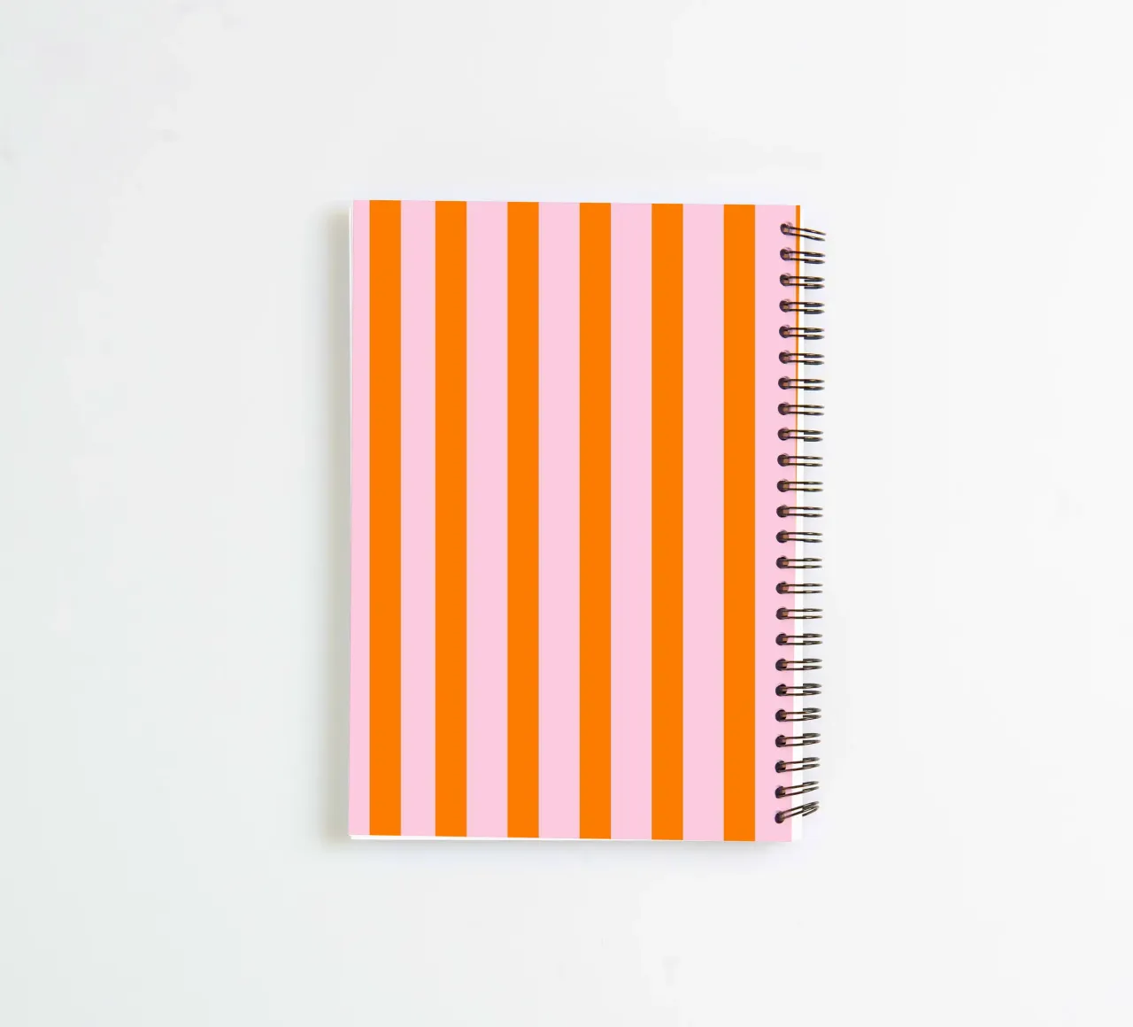 Hallo - Strepen Oranje notitieboek met spiraal van Malou-Studio