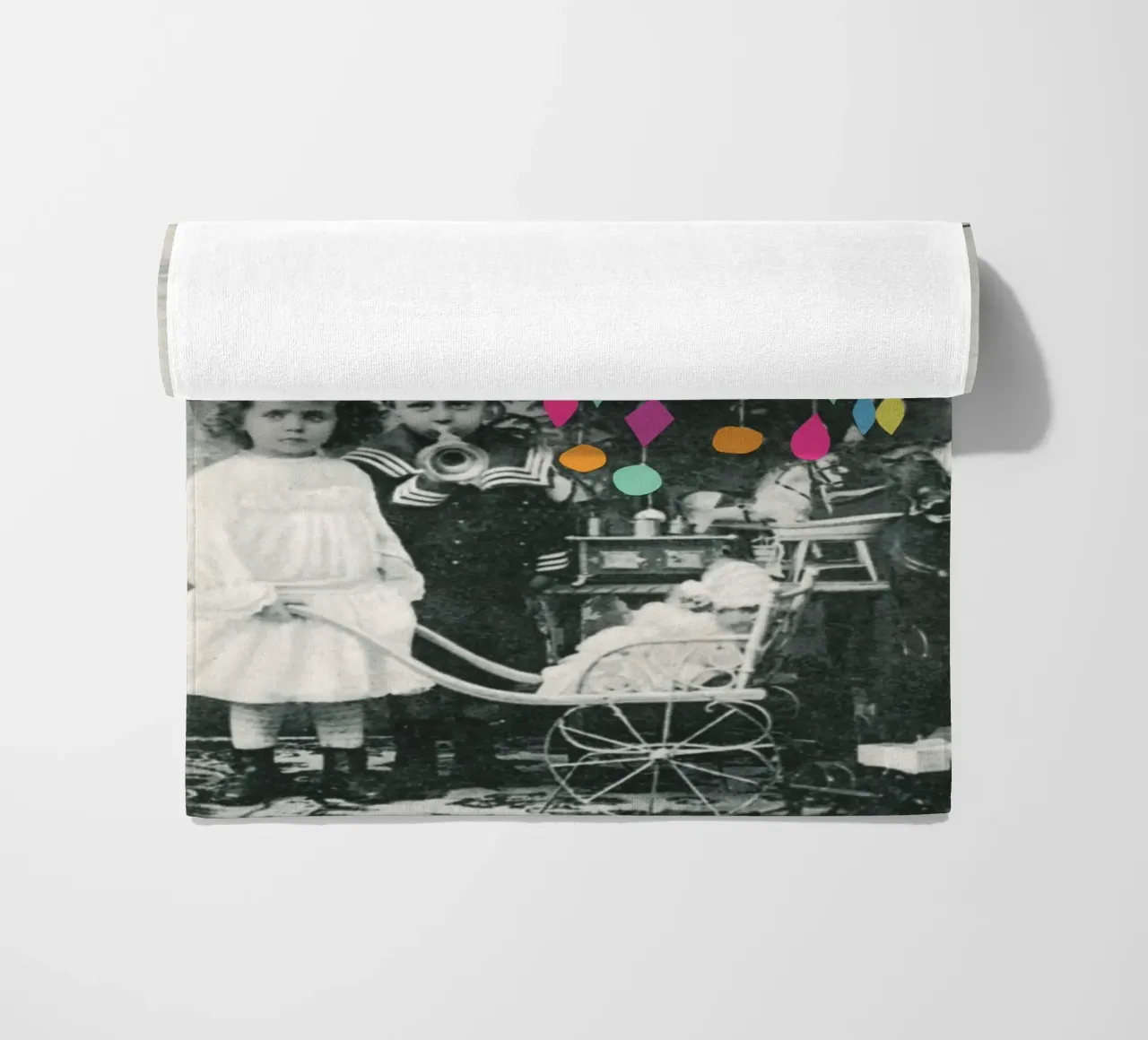 Mattina di Natale telo mare da Cassia Beck Collage