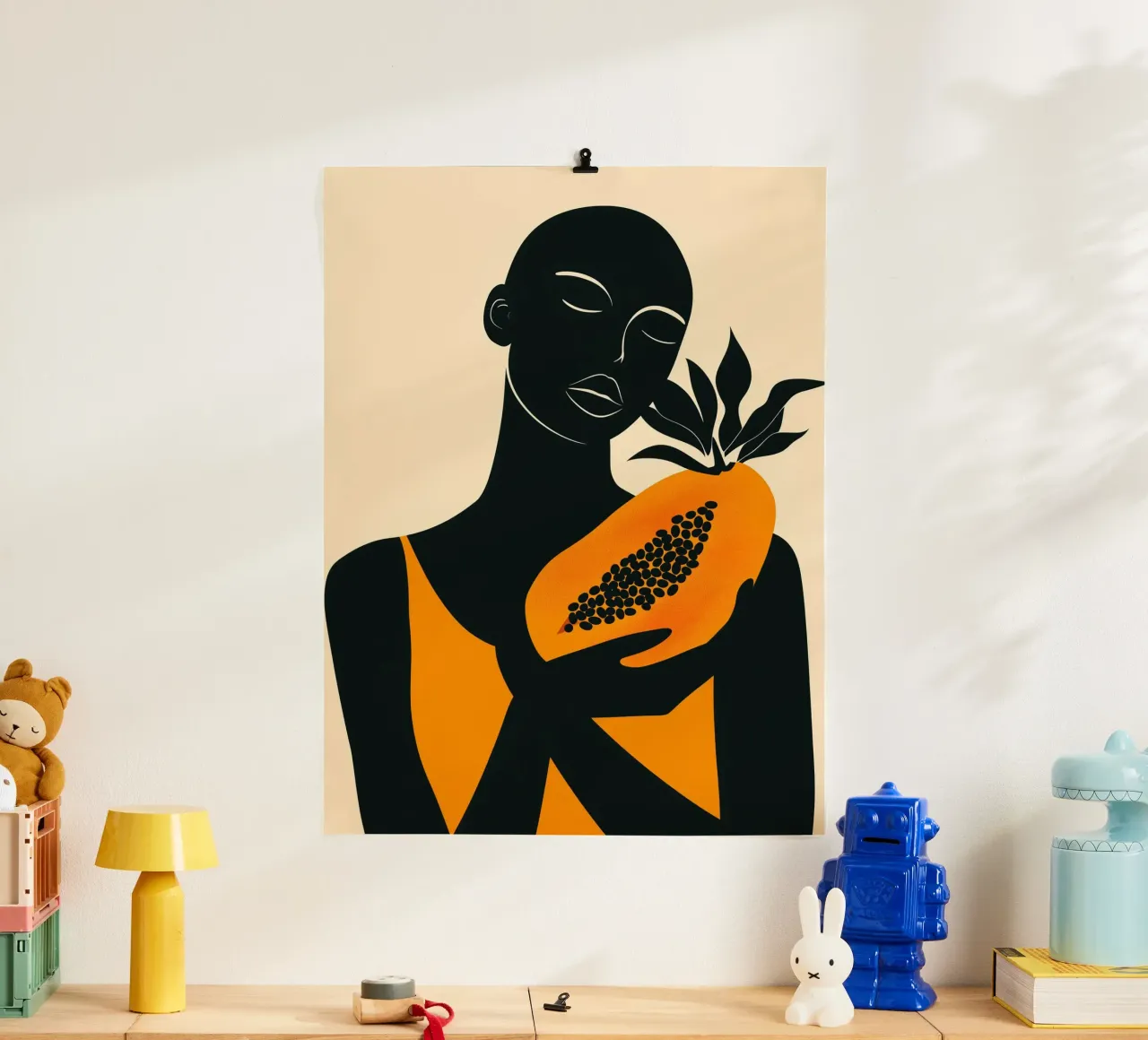 Donna africana con papaya arancione poster con telaio in alluminio da Autofocus