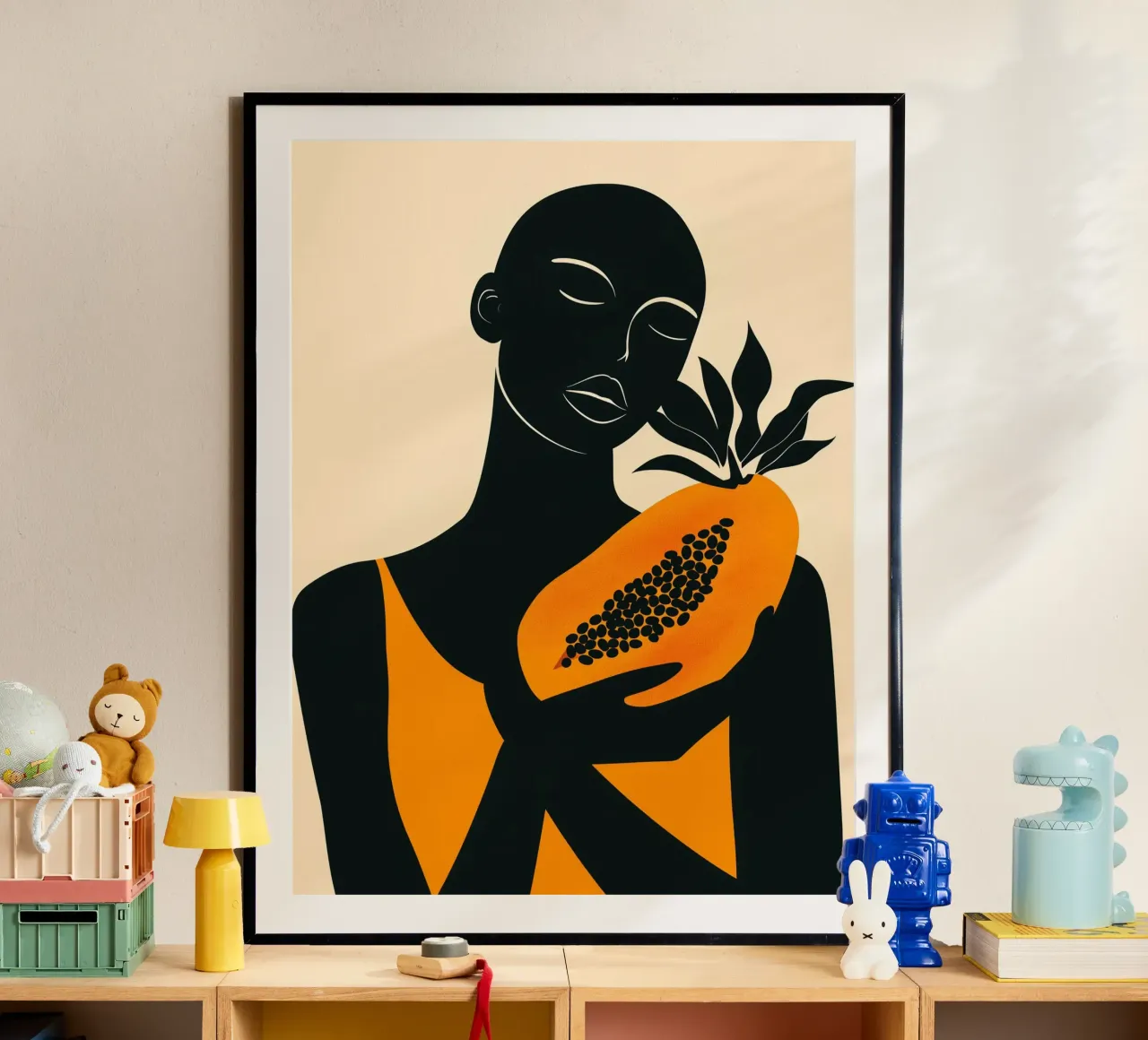 Donna africana con papaya arancione poster con telaio in alluminio da Autofocus