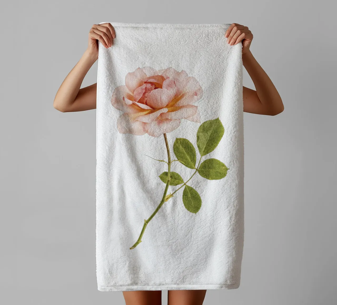 L'élégance intemporelle : Rose abricot unique serviette de bain de Curious Collections by Marielle Leenders