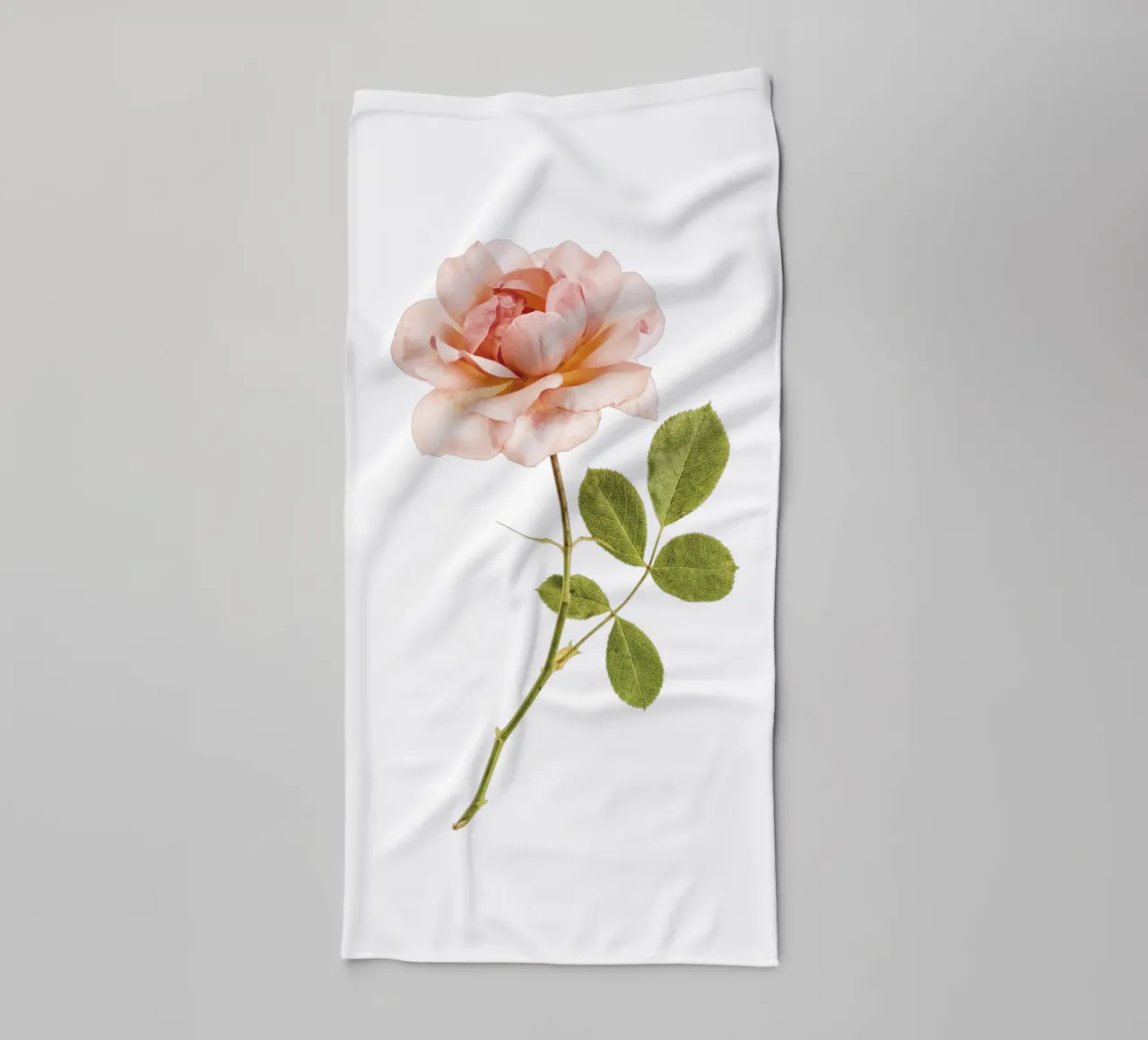 L'élégance intemporelle : Rose abricot unique serviette de bain de Curious Collections by Marielle Leenders