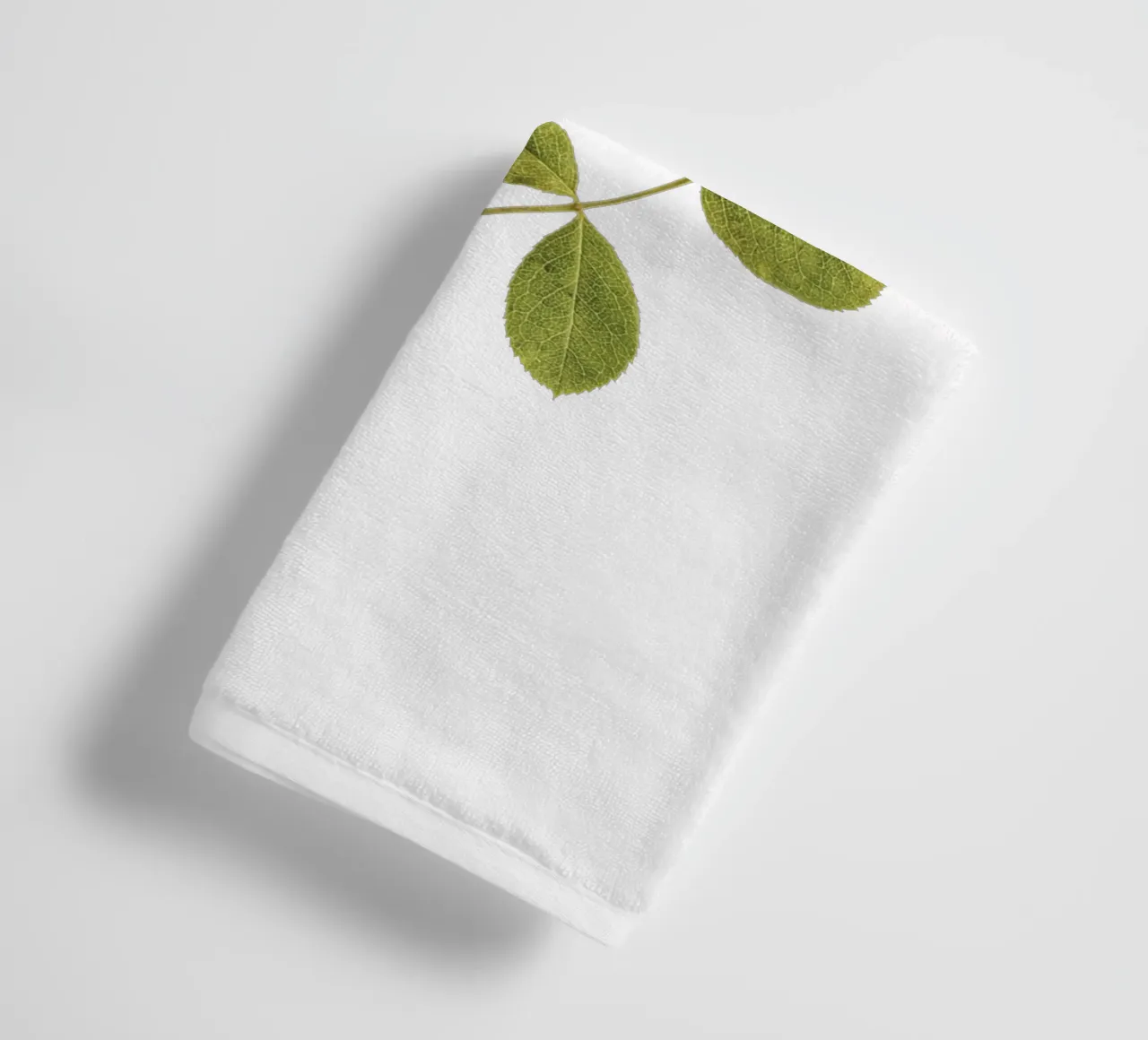 L'élégance intemporelle : Rose abricot unique serviette de bain de Curious Collections by Marielle Leenders