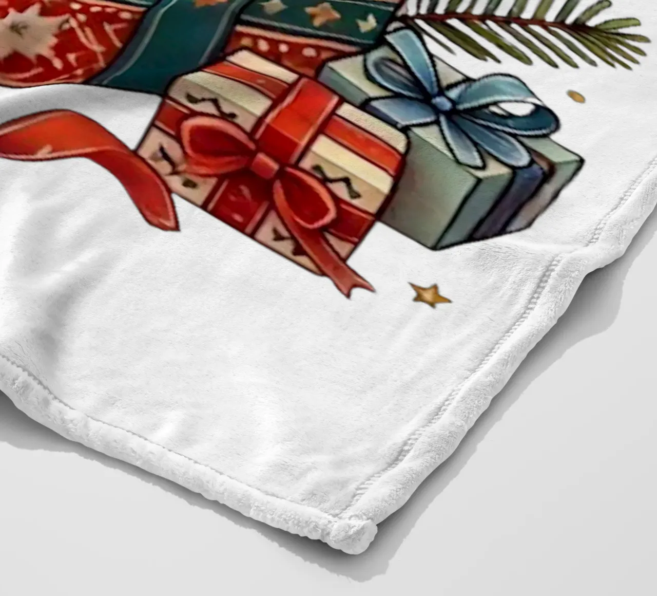 Festlicher Fuchs in einer Weihnachtsgeschenkbox Fleecedecke von FluffyToons