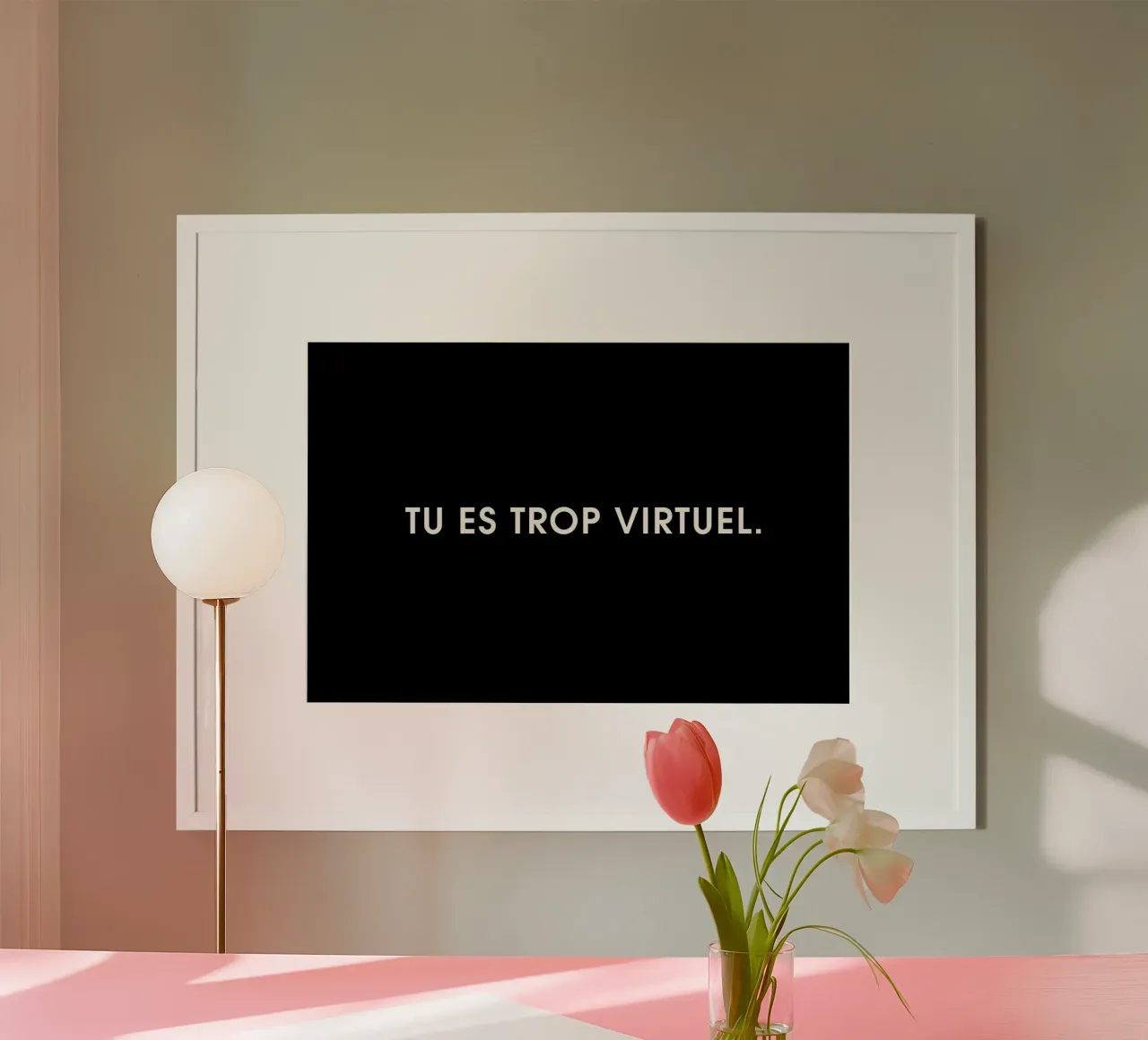 Tu es trop virtuel - Black poster con telaio in legno da Intertitres