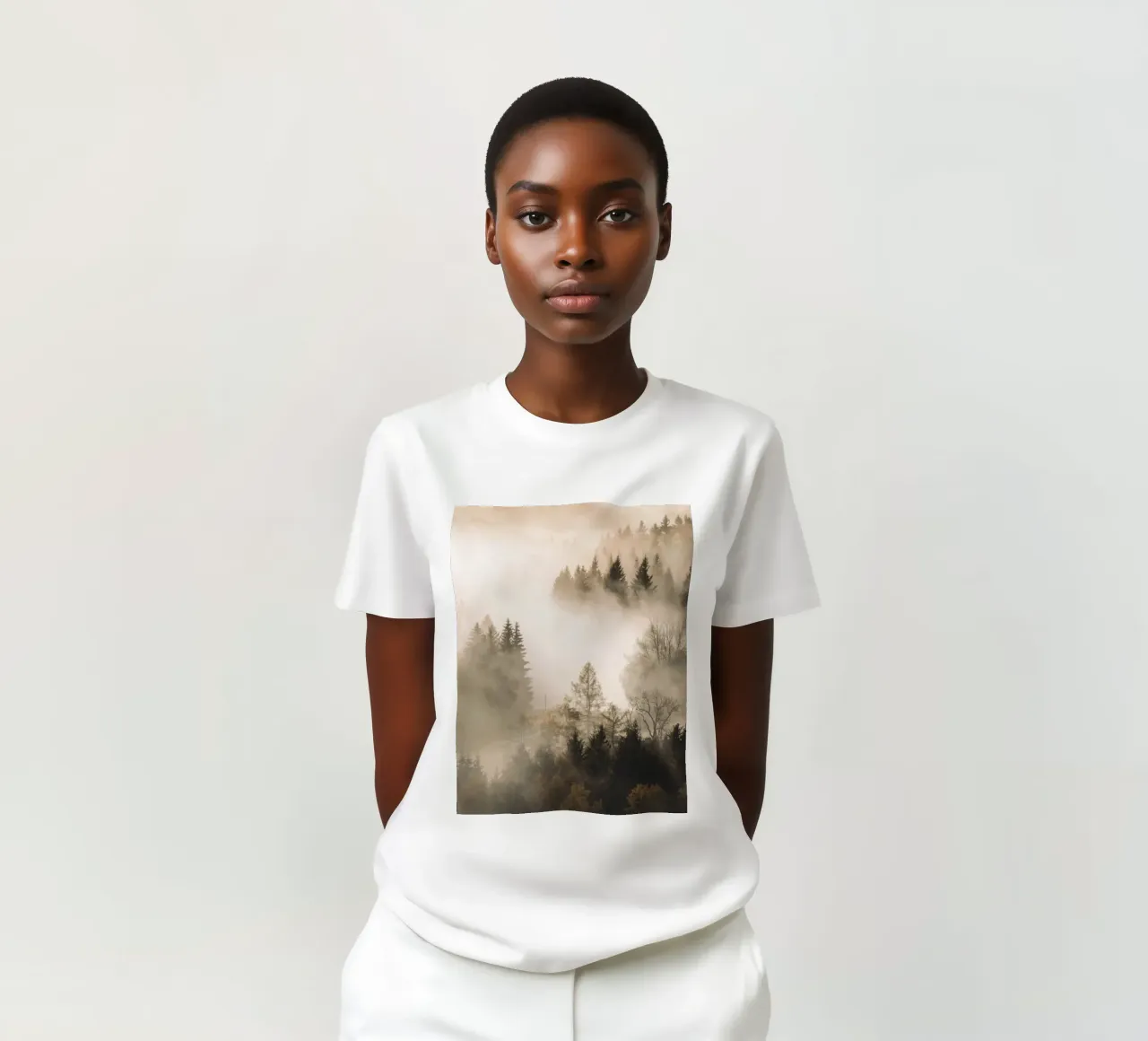 Foresta di nuvole in autunno - Atmosfera mistica della foresta t-shirt da Whole©