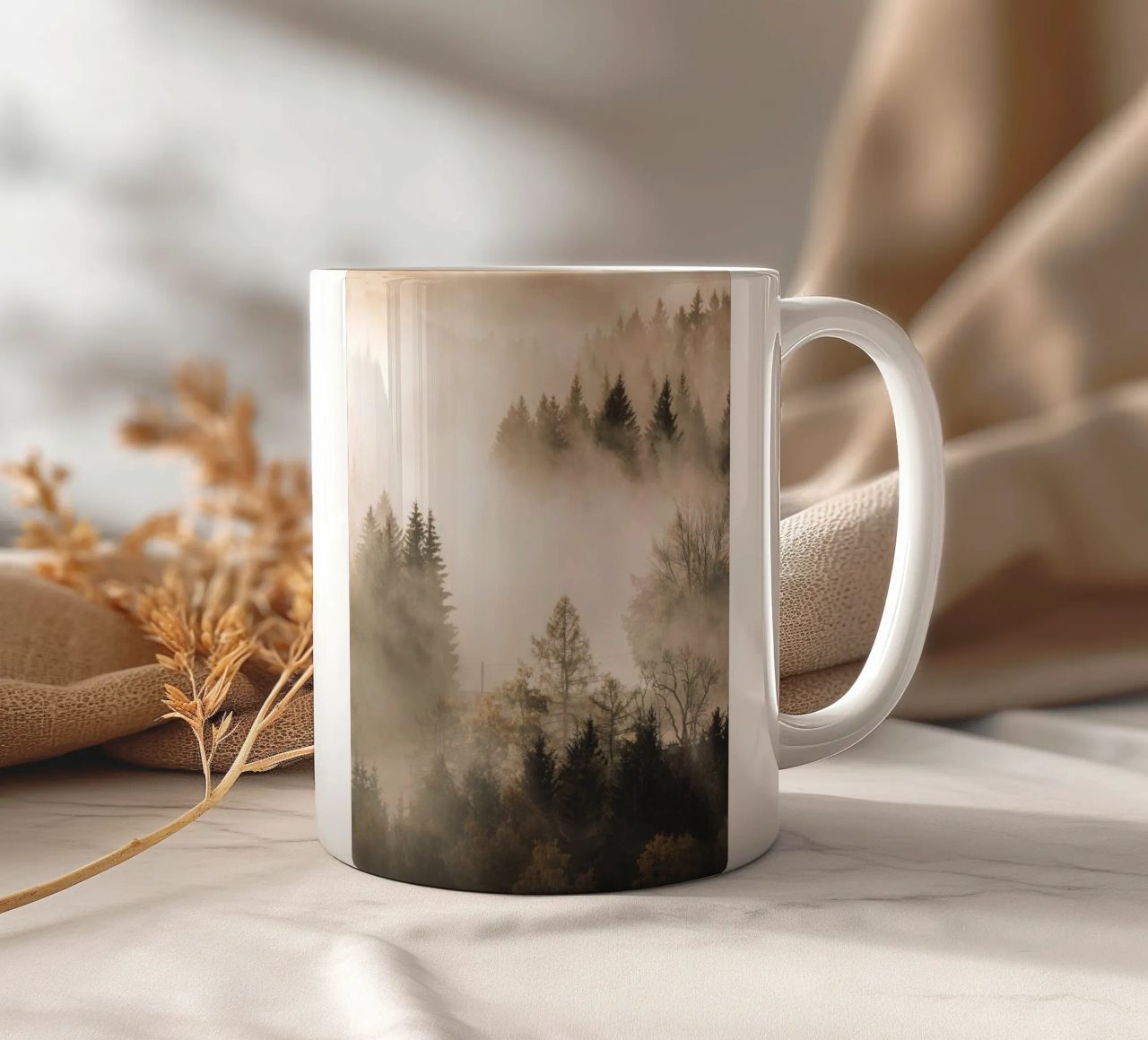 Foresta di nuvole in autunno - Atmosfera mistica della foresta tazza in ceramica da Whole©
