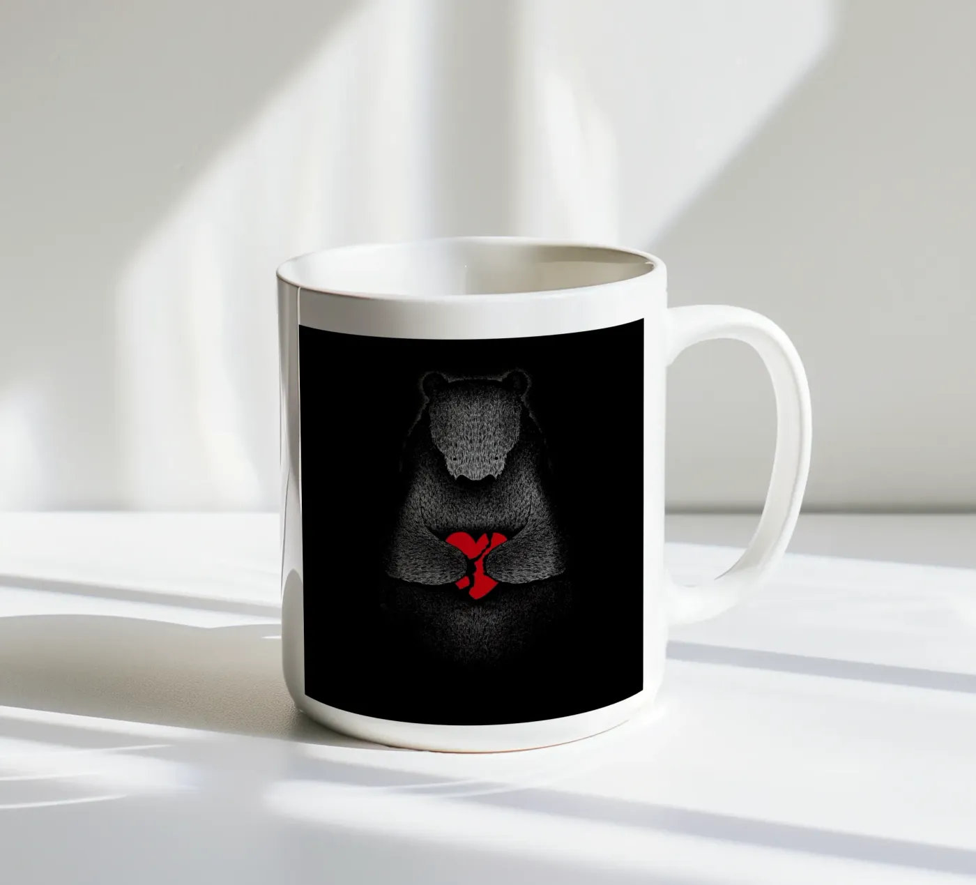 Broken Keramik Tasse von Tobe Fonseca