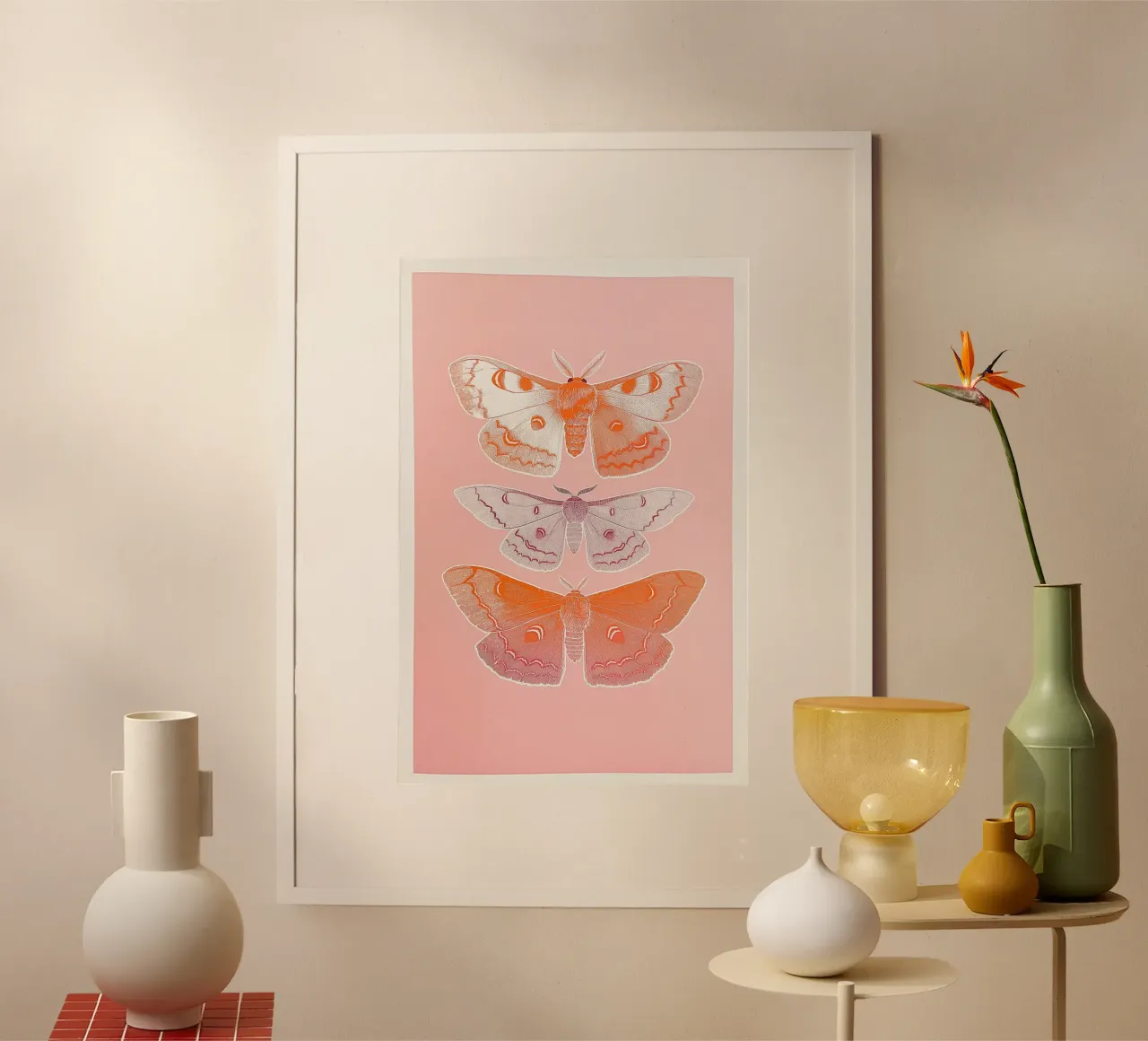 Trio di farfalle rosa 02 poster con telaio in legno da Malou-Studio
