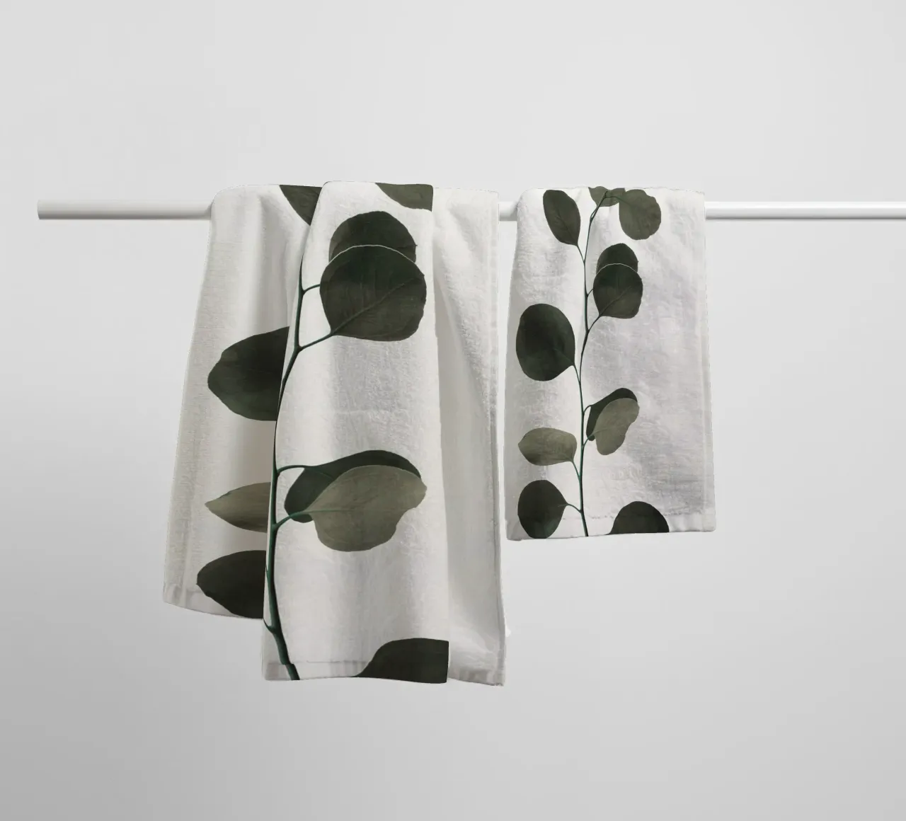 Eucalyptus minimal - une élégance botanique stylée serviette de bain de Whole©
