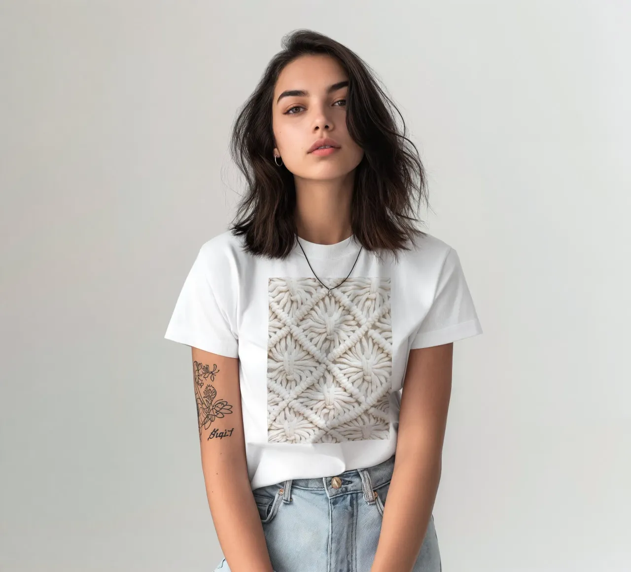 Boho Makramee Muster – Stilvolles Textildesign T-Shirt von Whole©