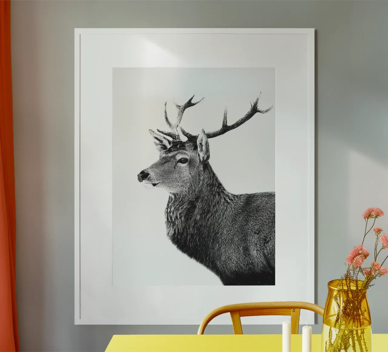 Motif élégant de cerf en noir et blanc Art naturel intemporel poster avec cadre en bois de Whole©