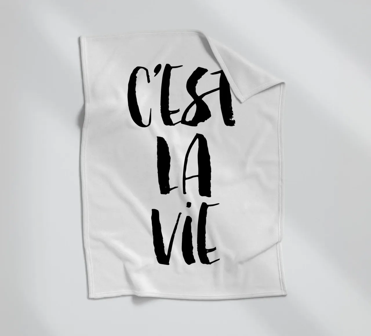 Cest La Vie in bianco e nero coperta in pile da THE MOTIVATED TYPE