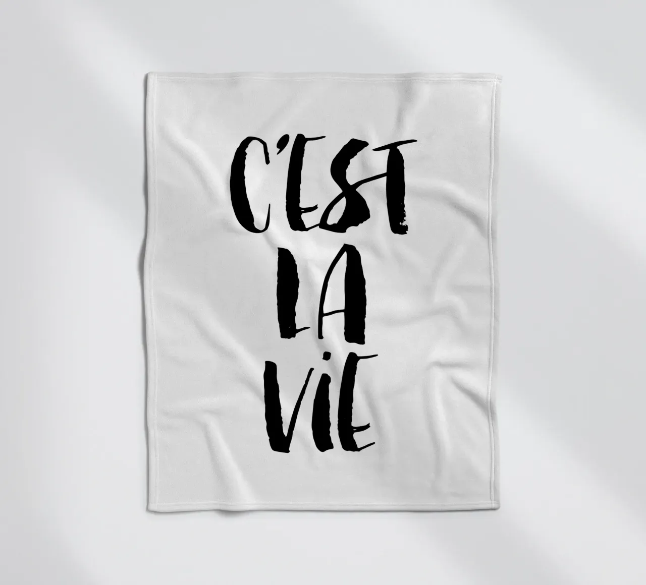 Cest La Vie in bianco e nero coperta in pile da THE MOTIVATED TYPE