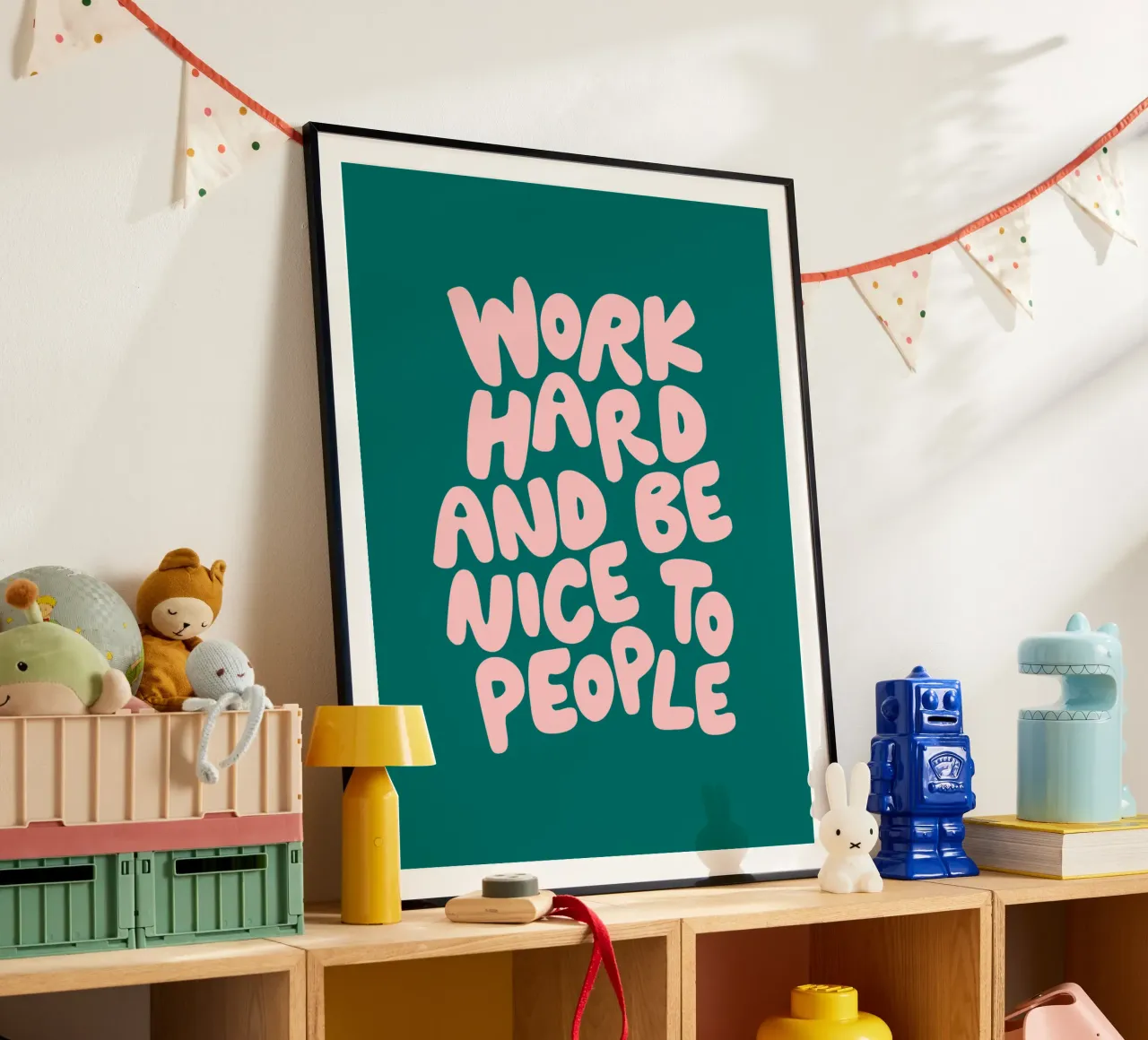 Lavorare sodo ed essere gentili con le persone in verde e rosa pesca poster con telaio in plastica da THE MOTIVATED TYPE