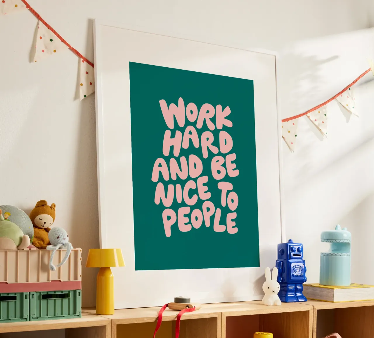 Lavorare sodo ed essere gentili con le persone in verde e rosa pesca poster con telaio in plastica da THE MOTIVATED TYPE