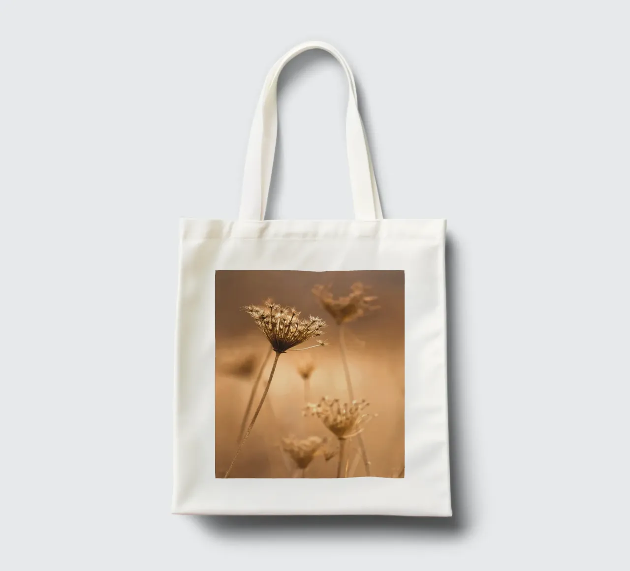 Filigrane Natur in warmem Sepia – Zeitlose Eleganz Jutebeutel von Whole©