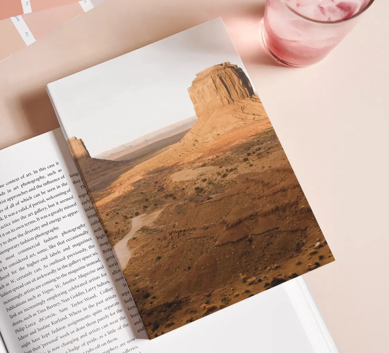 Paesaggio della Monument Valley: paesaggio desertico dai toni caldi diario da Whole©