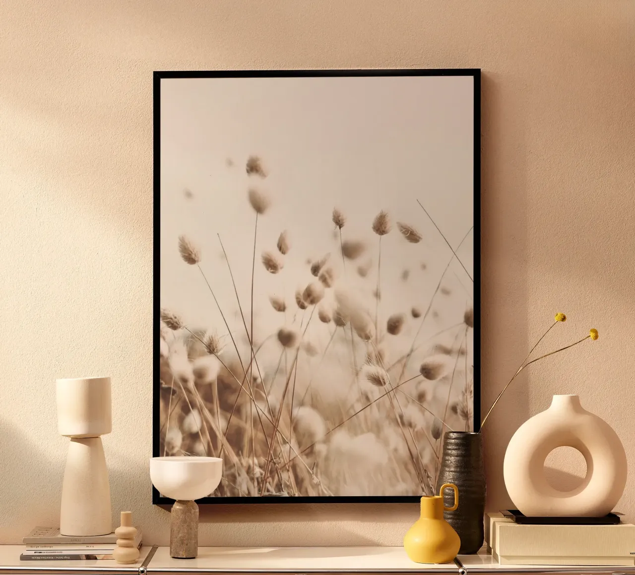 Des herbes douces dans le vent - Photographie de la nature dans le style boho poster avec cadre en bois de Whole©