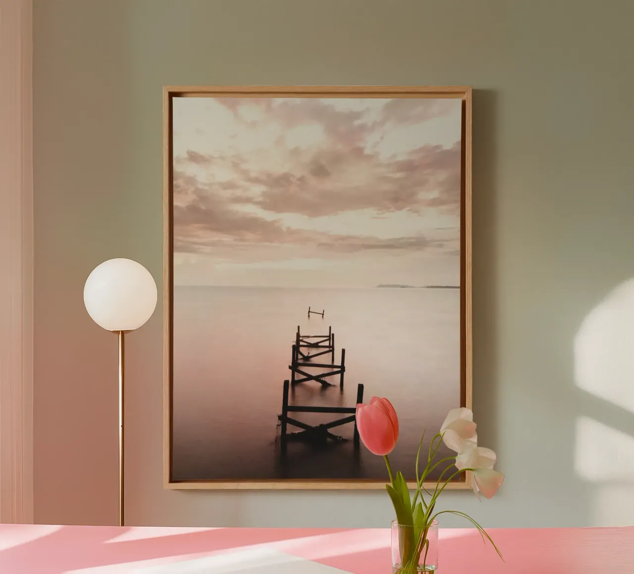 Verlaten steiger bij zonsondergang - Rustig kustmotief canvas met Baklijst van Whole©