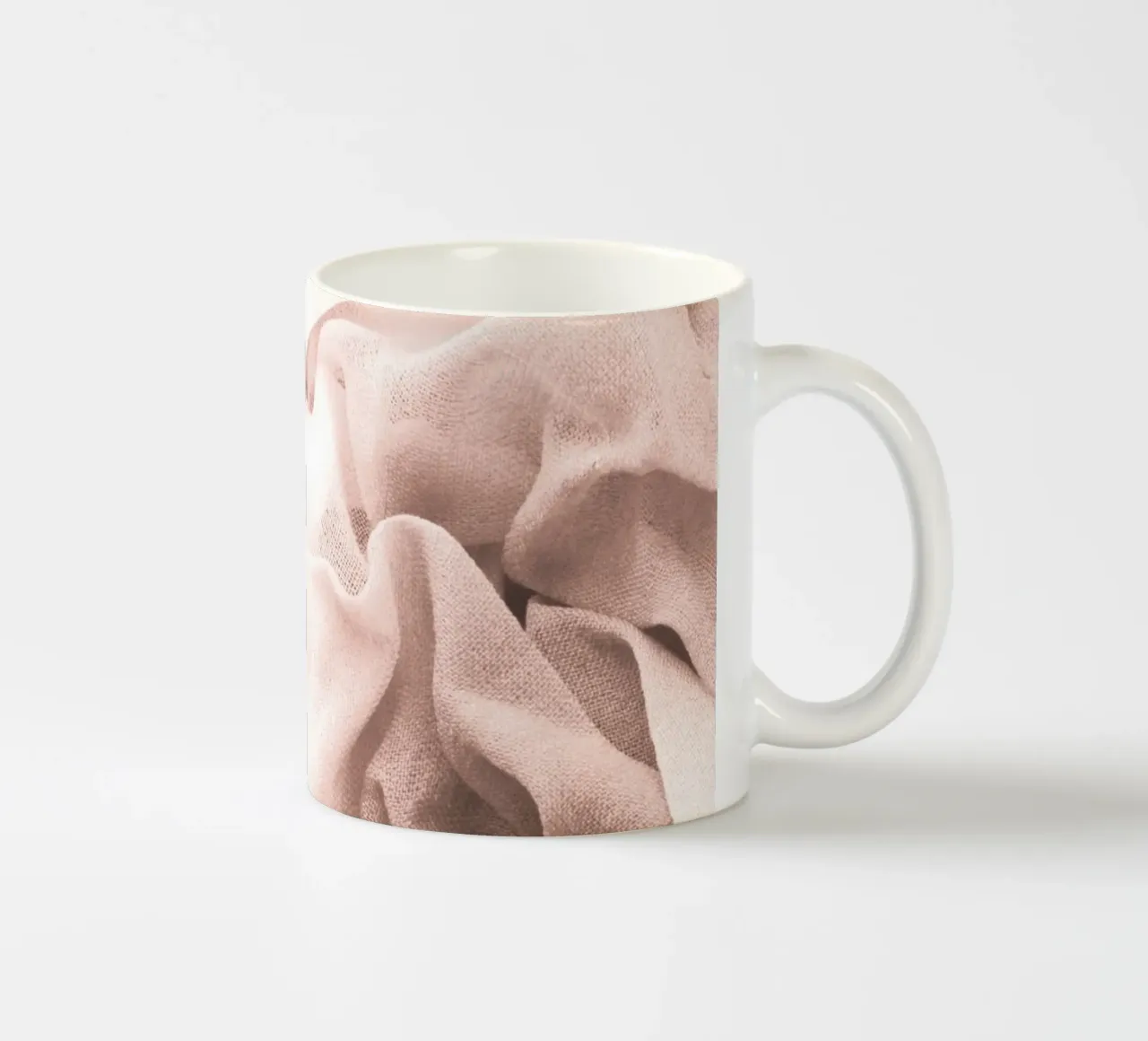 Eleganti pieghe in tessuto - Texture morbida in beige tazza in ceramica da Whole©