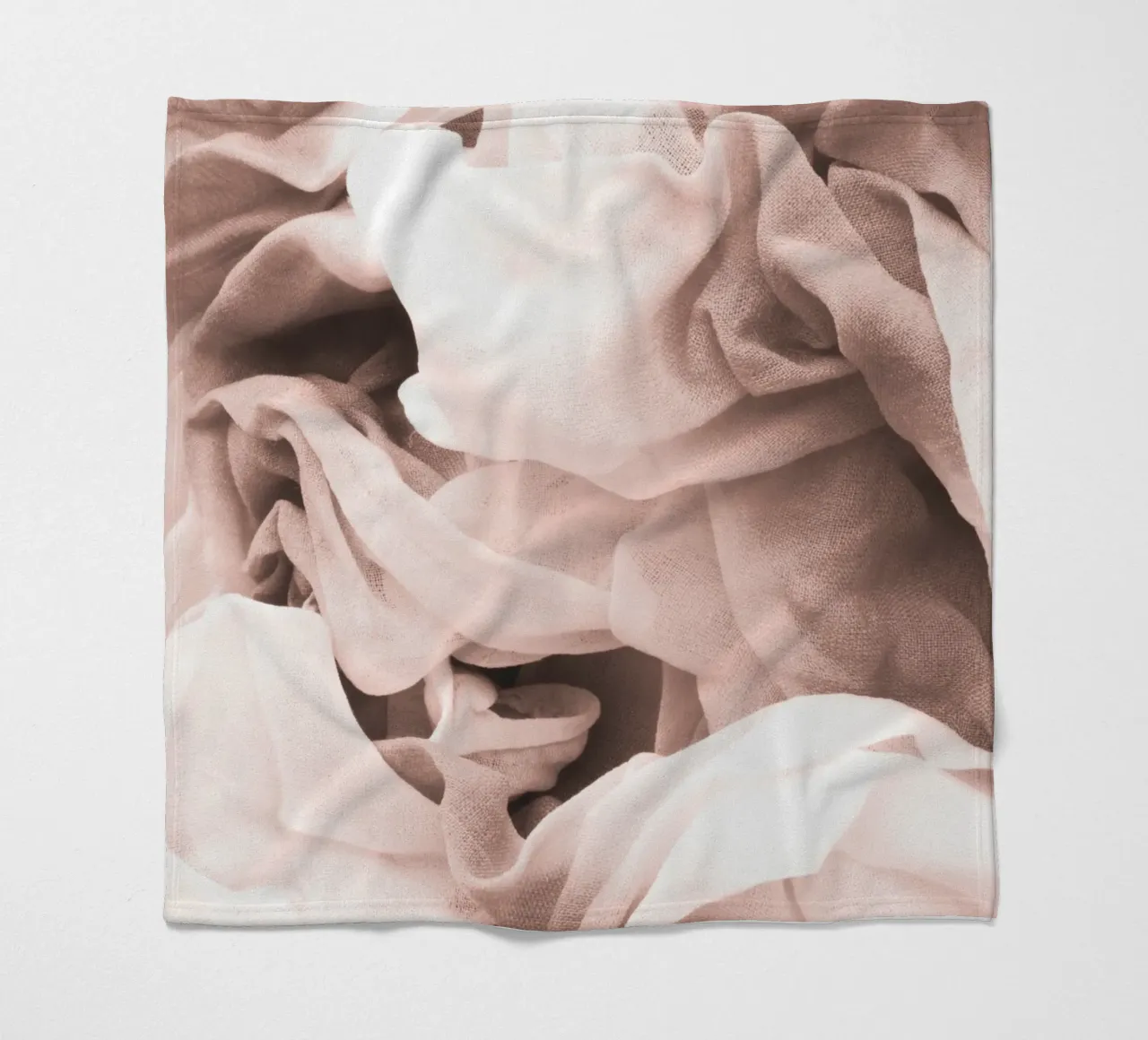 Eleganti pieghe in tessuto - Texture morbida in beige coperta in pile da Whole©