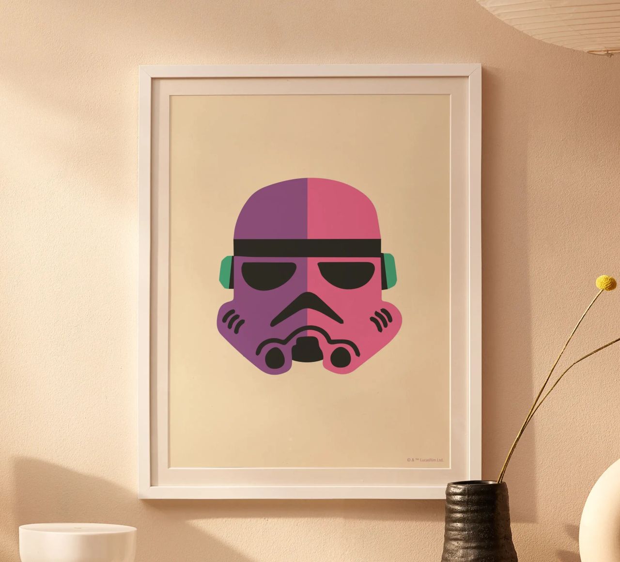STORMTROOPER HELMET PURPLE PINK poster de Star Wars