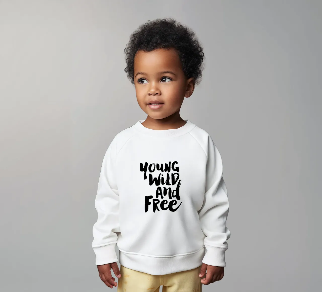 Diseño tipográfico joven, salvaje y libre en blanco y negro sudadera de bebé de THE MOTIVATED TYPE