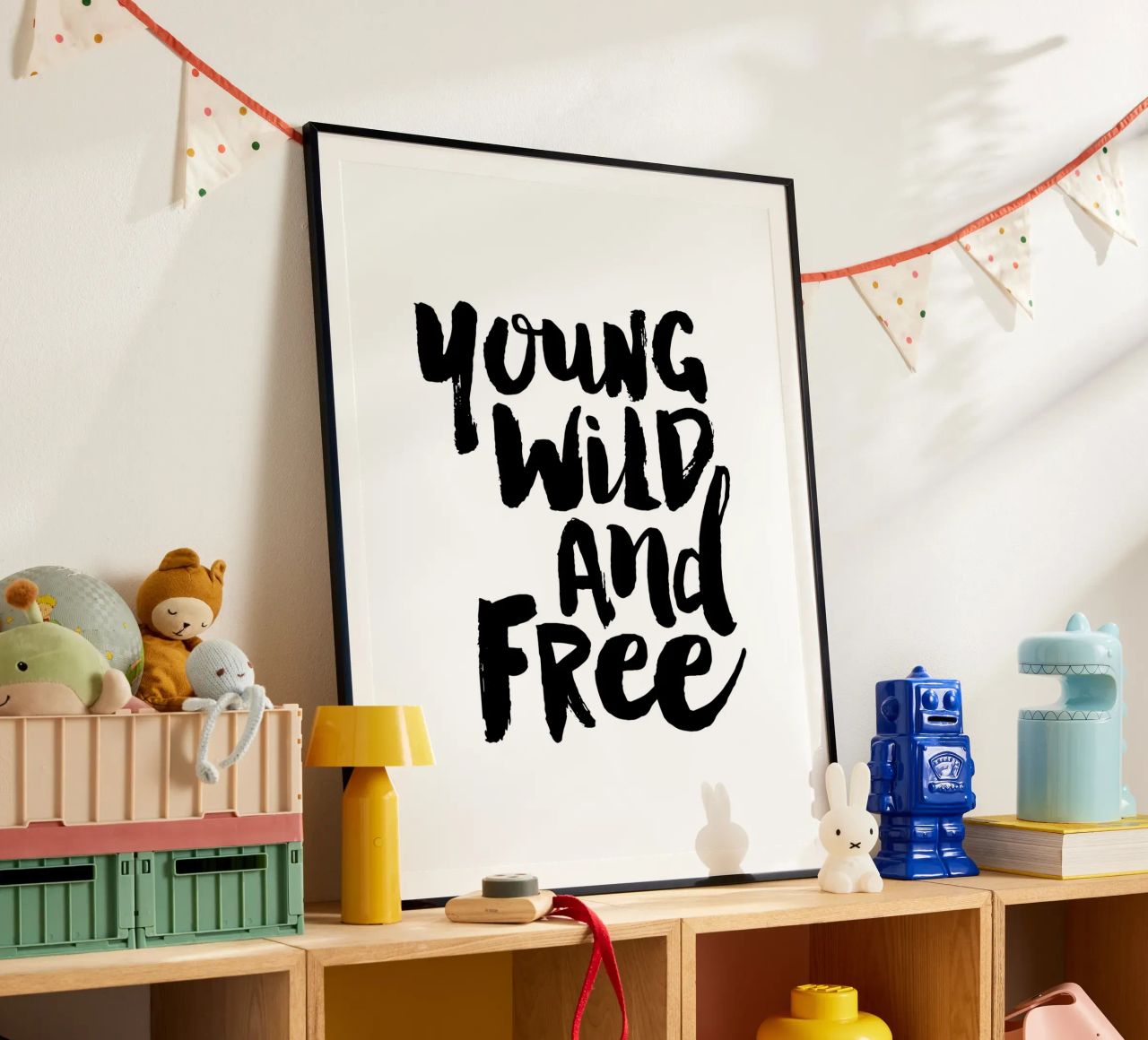 Young Wild And Free Typografie Design en noir et blanc poster de THE MOTIVATED TYPE