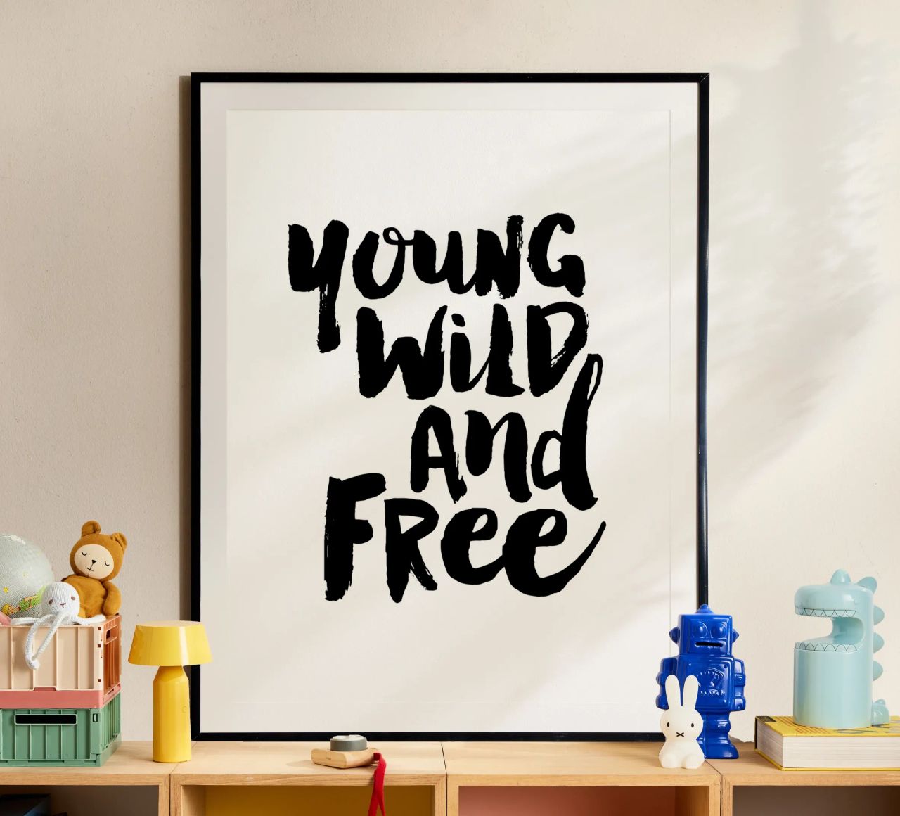 Young Wild And Free Typografie Design en noir et blanc poster de THE MOTIVATED TYPE