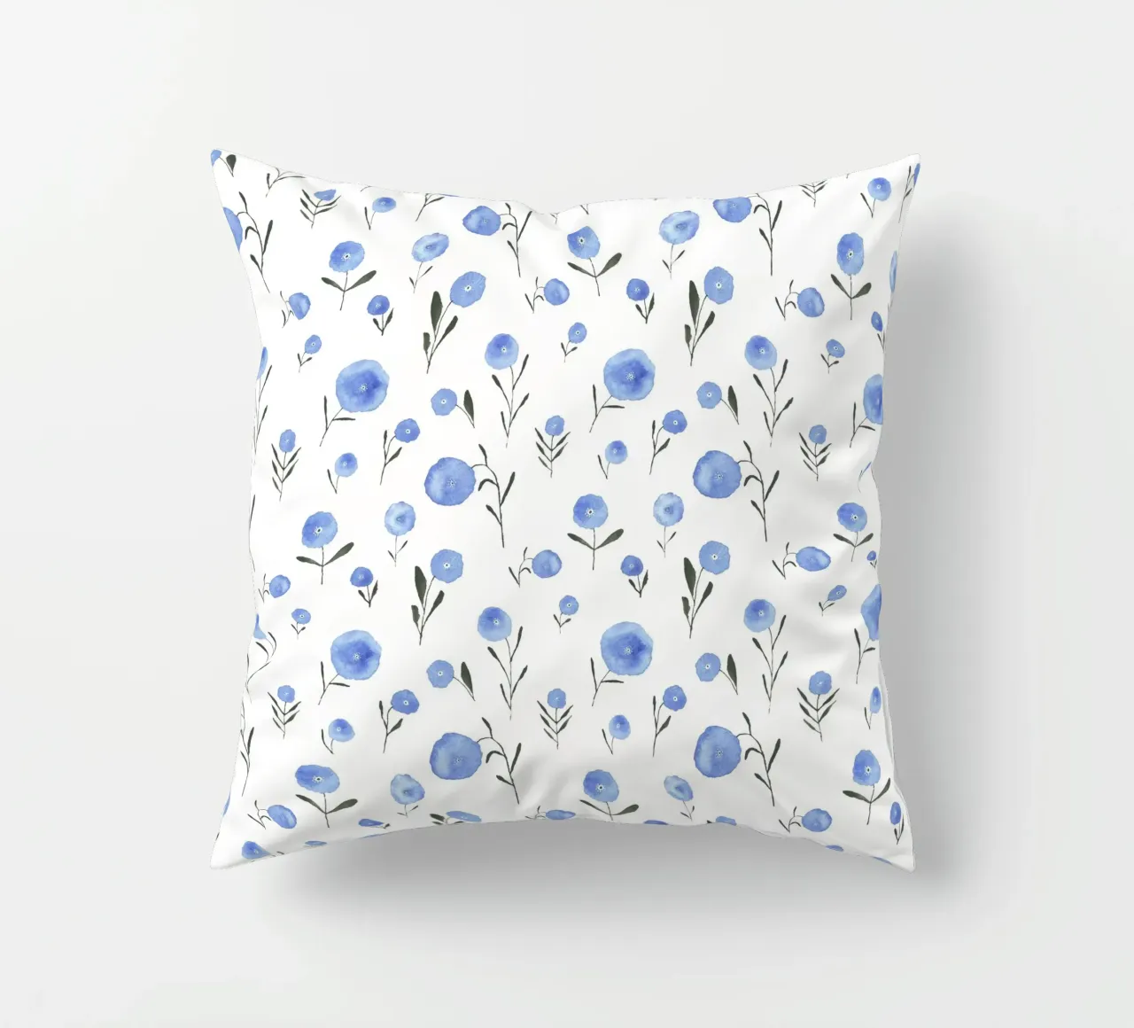 Claudia Voglhuber - Blaue Blumen cuscino da The Artcircle