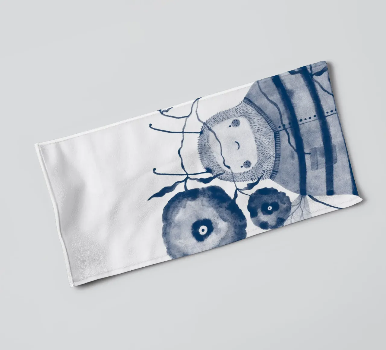 Claudia Voglhuber - Blaue Biene asciugamano da bagno da The Artcircle