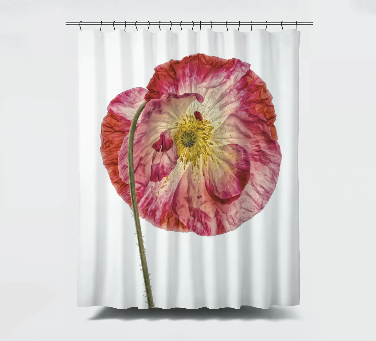 Amore in fiore: Papavero rosa a forma di cuore tenda da doccia da Curious Collections by Marielle Leenders