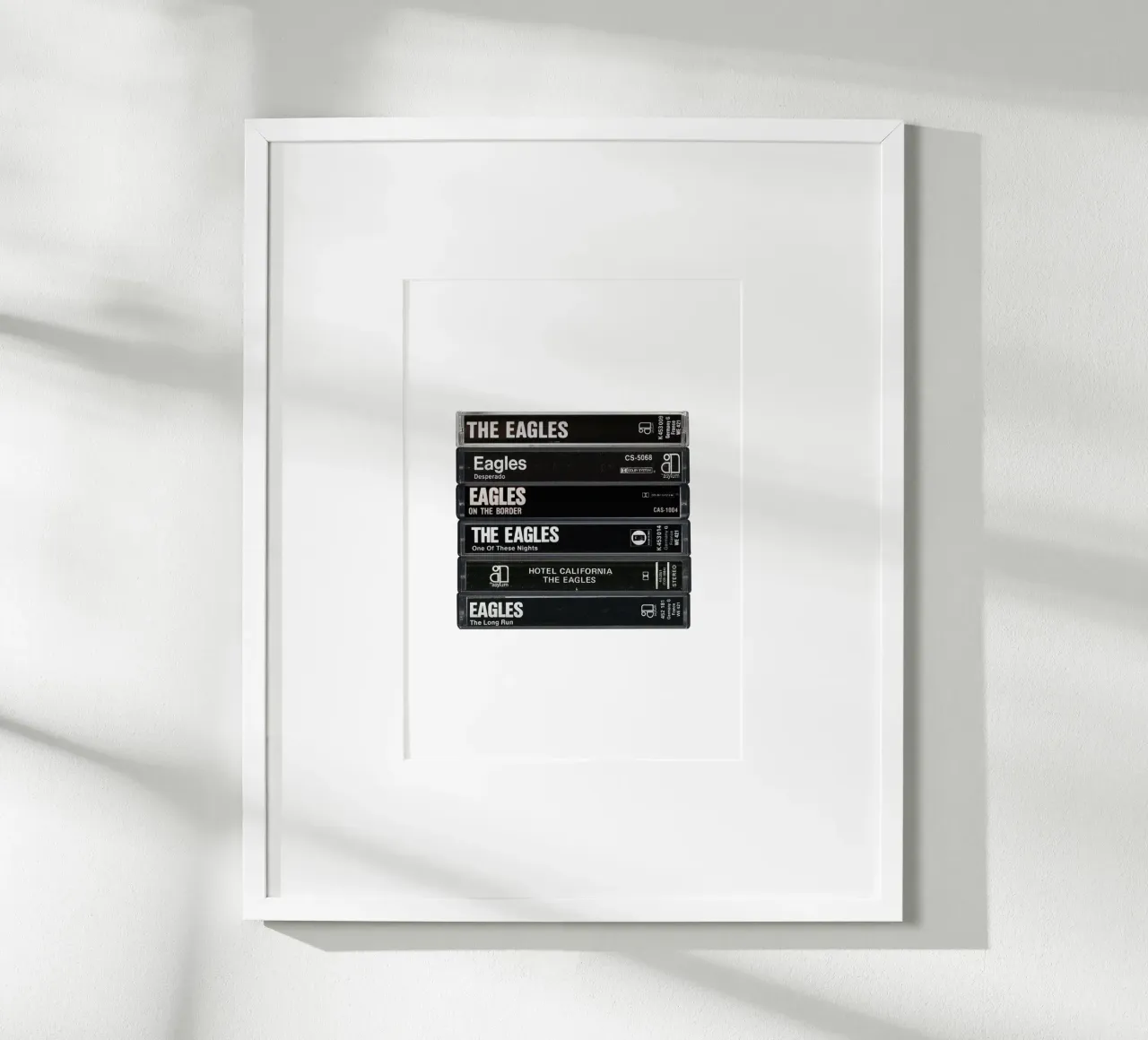Gli Eagles - Album raccolti - Stampa su cassetta poster con telaio in legno da MrMustardPrints