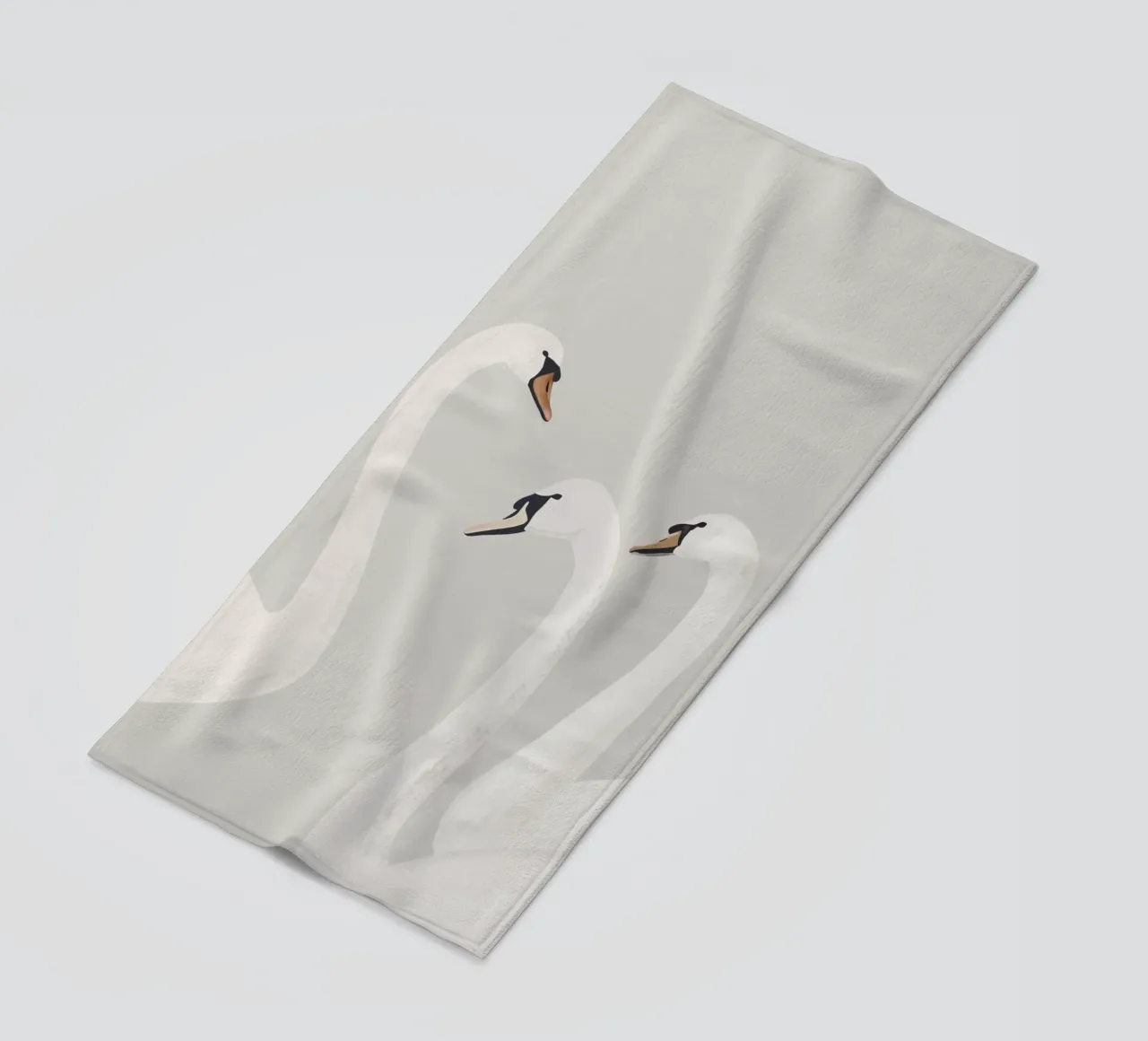 Cigni bianchi telo mare da ThingDesign