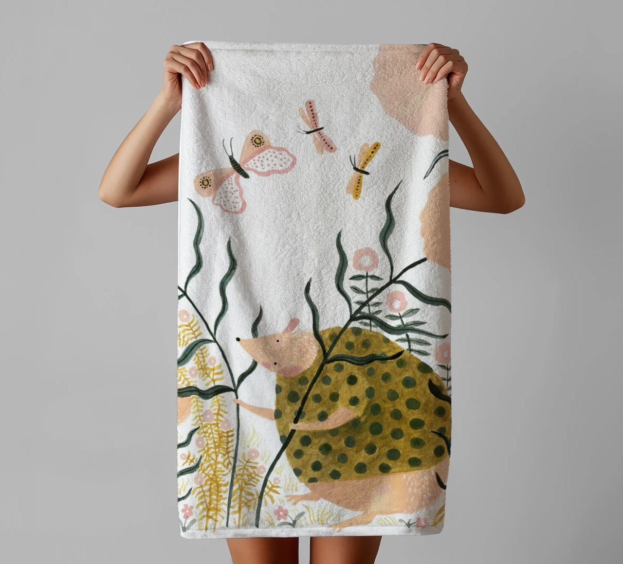 Claudia Voglhuber - Igel geht spazieren serviette de bain de The Artcircle