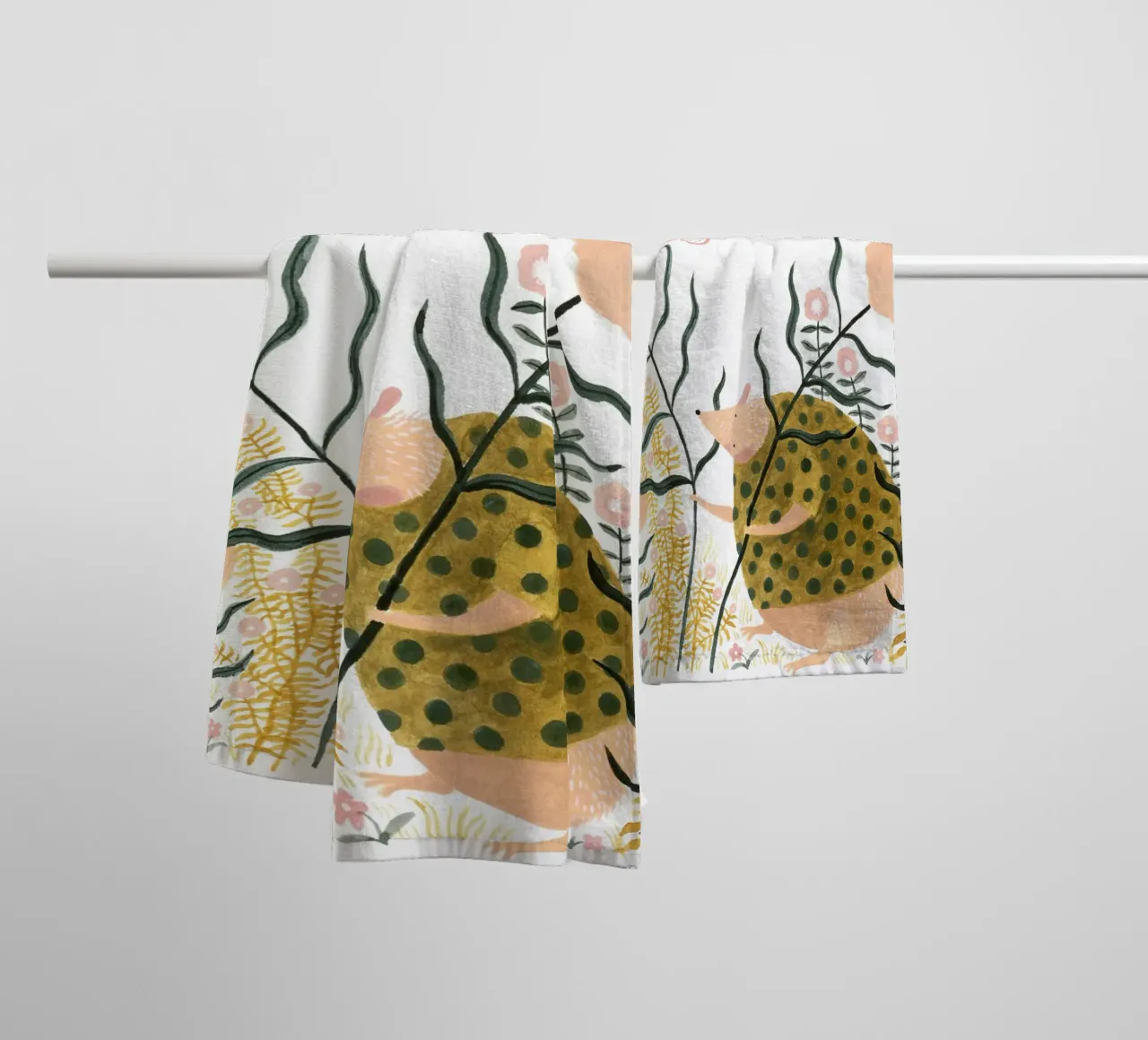 Claudia Voglhuber - Igel geht spazieren asciugamano da bagno da The Artcircle