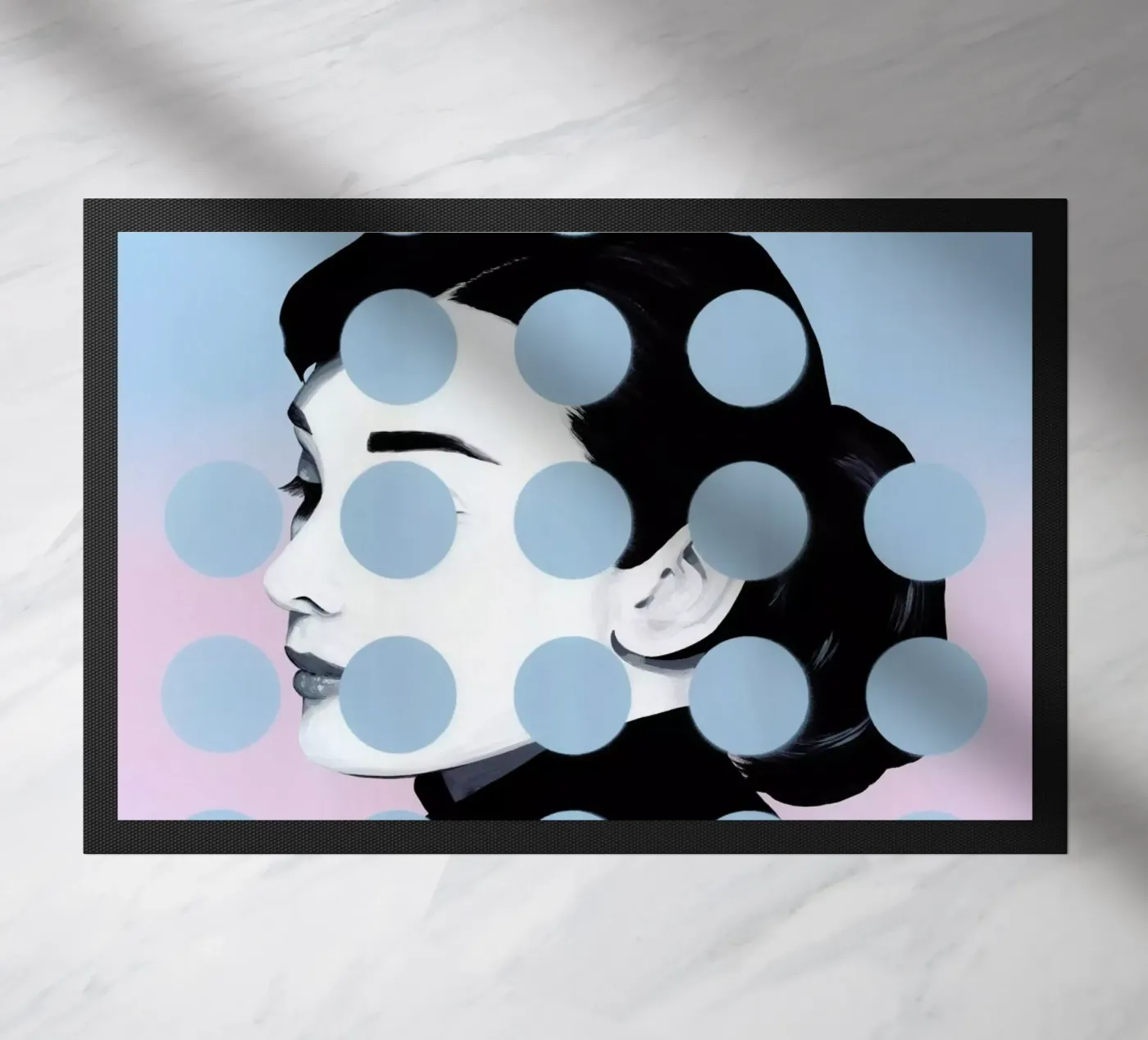 Audrey Dots Fußmatte von Famous When Dead