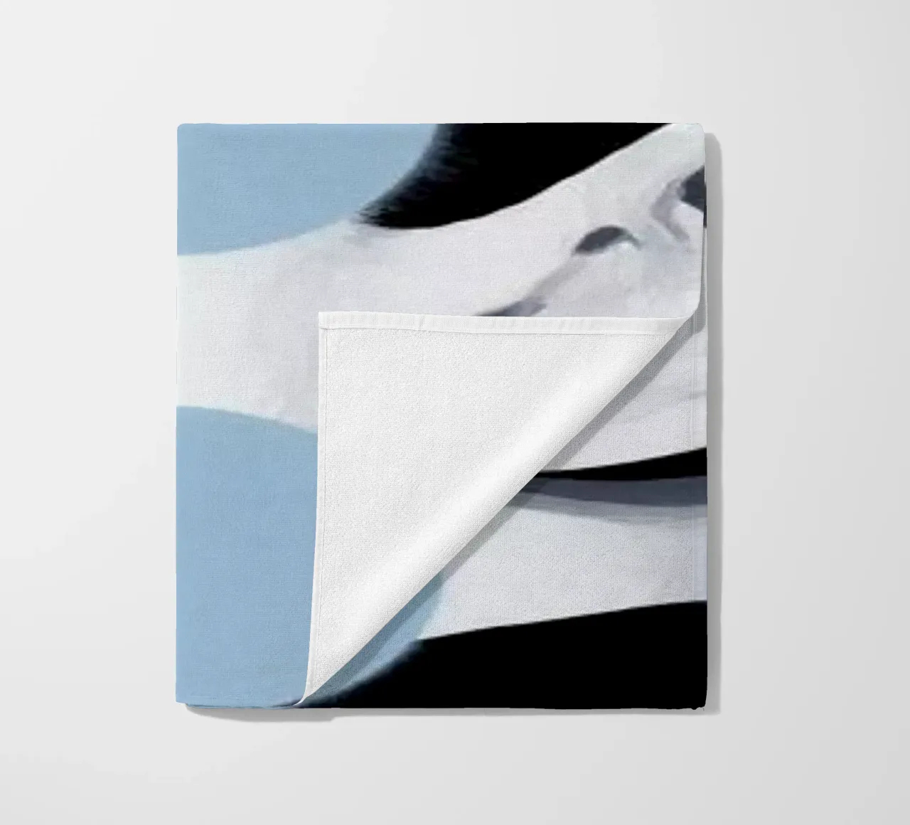 Audrey Dots telo mare da Famous When Dead