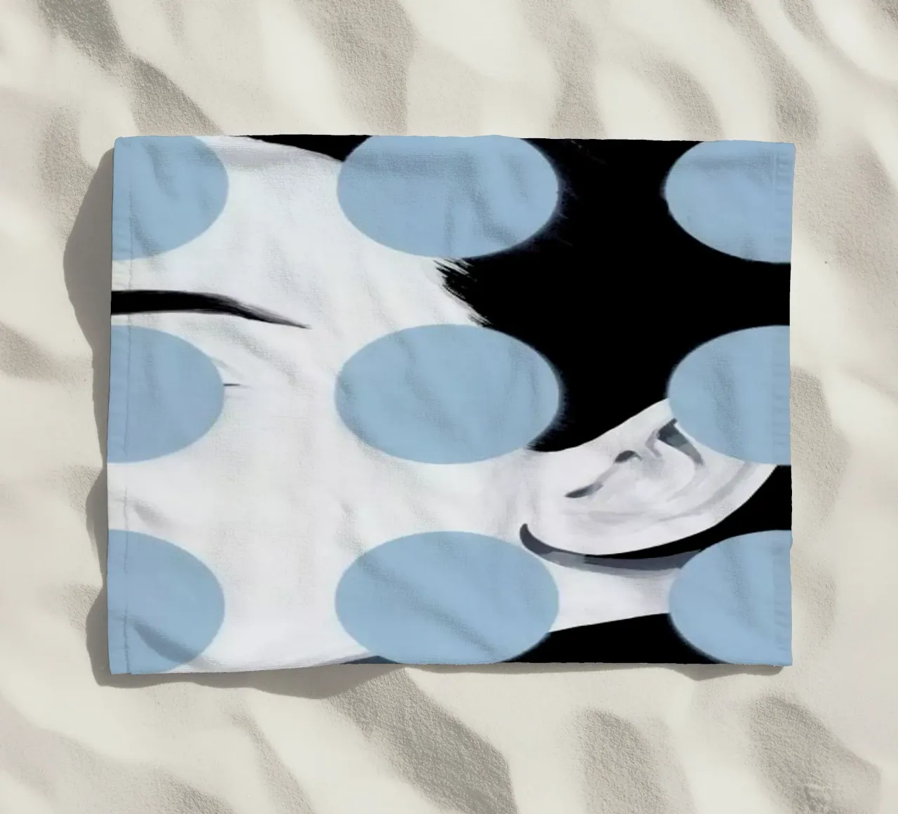 Audrey Dots telo mare da Famous When Dead