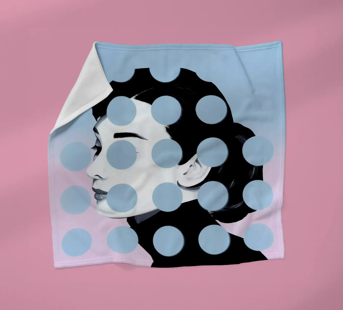 Audrey Dots Fleecedecke von Famous When Dead