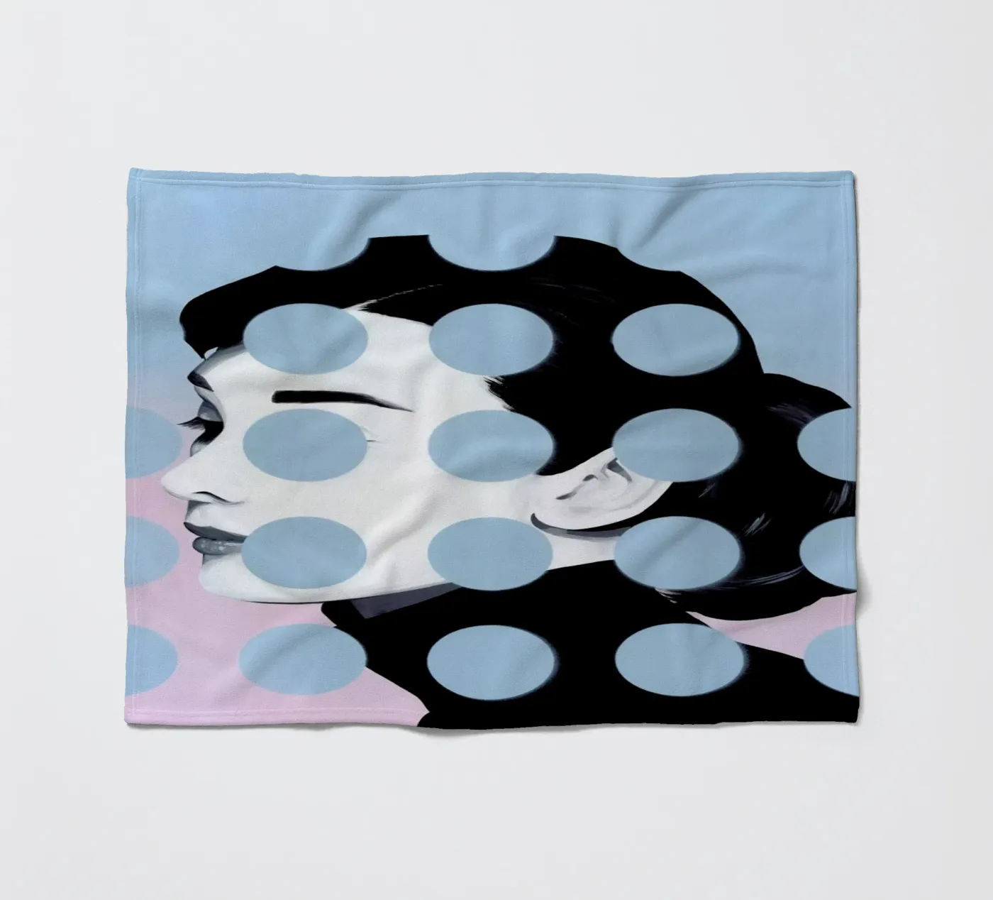 Audrey Dots Fleecedecke von Famous When Dead