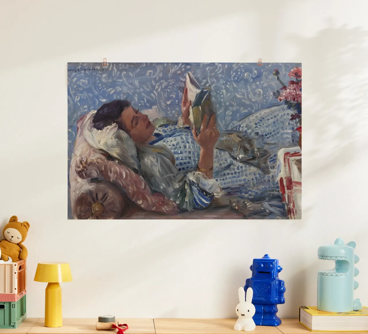 Lovis Corinth - Il lettore. 1911 poster con telaio in plastica da ARTOTHEK