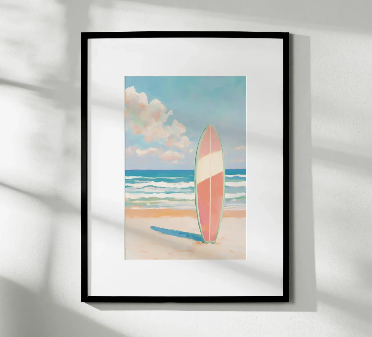 Tavola da surf sulla spiaggia poster con telaio in alluminio da Melloi Art Print