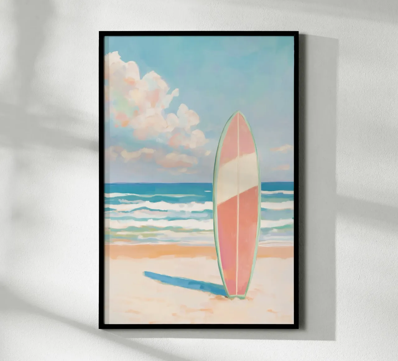 Tavola da surf sulla spiaggia poster con telaio in alluminio da Melloi Art Print