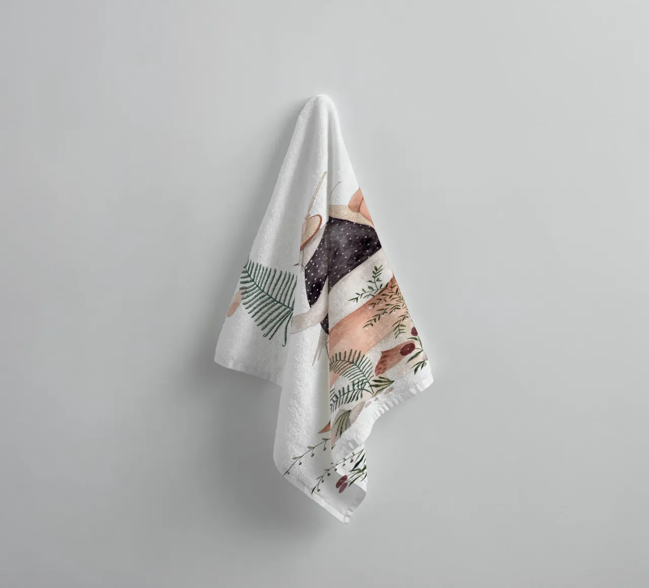 Claudia Voglhuber - Waldschätze asciugamano da bagno da The Artcircle