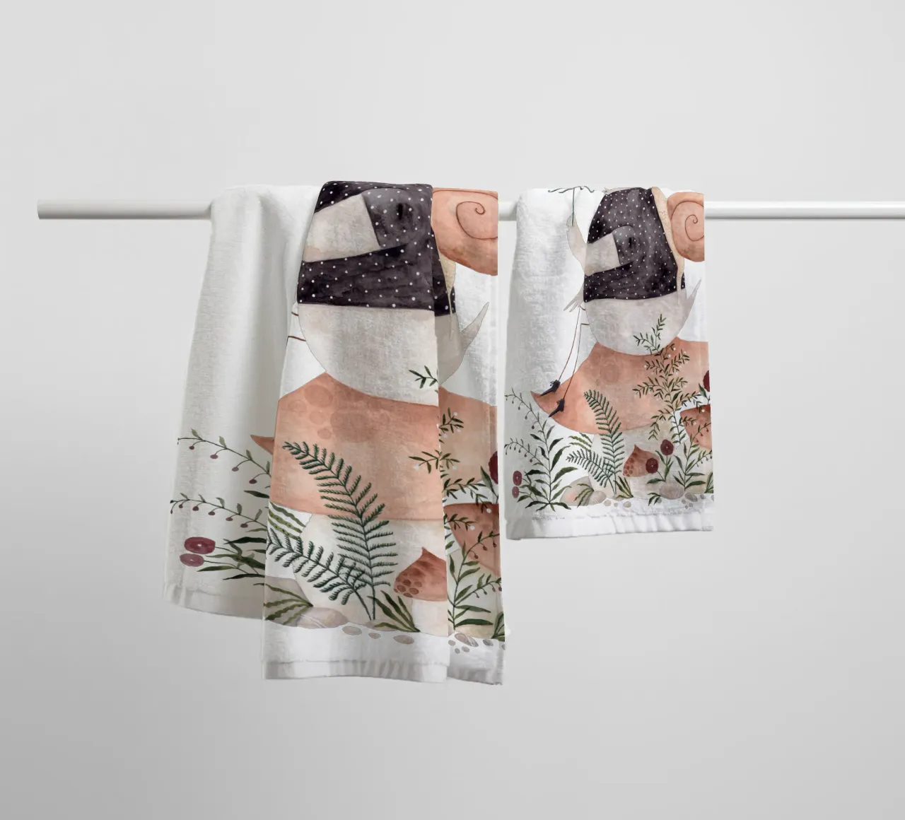 Claudia Voglhuber - Waldschätze asciugamano da bagno da The Artcircle