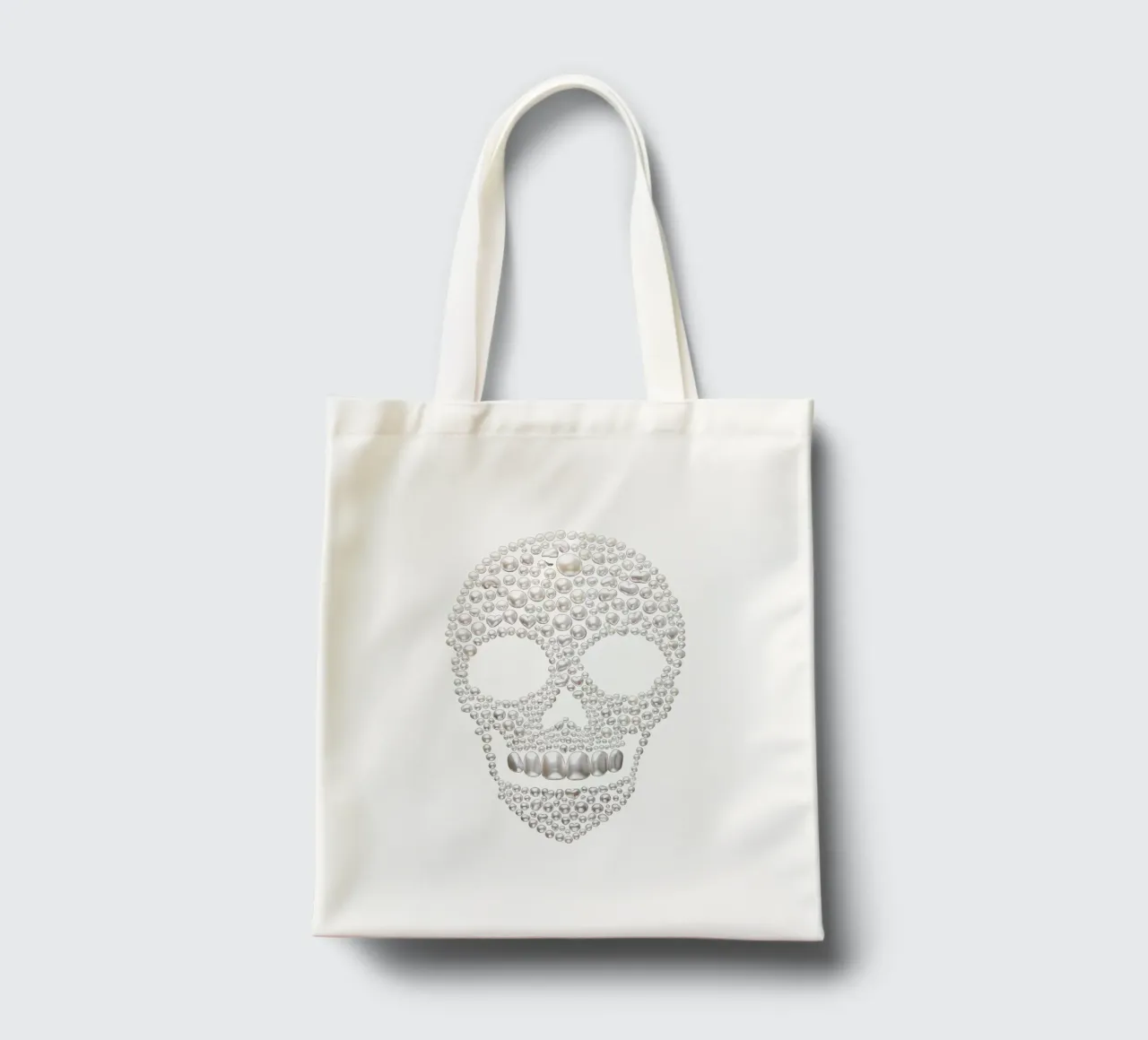 Teschio di perle Couture | Teschio realizzato con perle d'argento borsa in juta da Autofocus