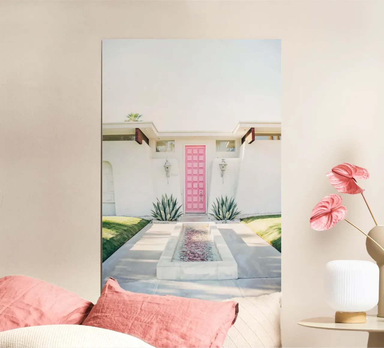 That Pink Door Poster mit Kunststoffrahmen von patiphotography